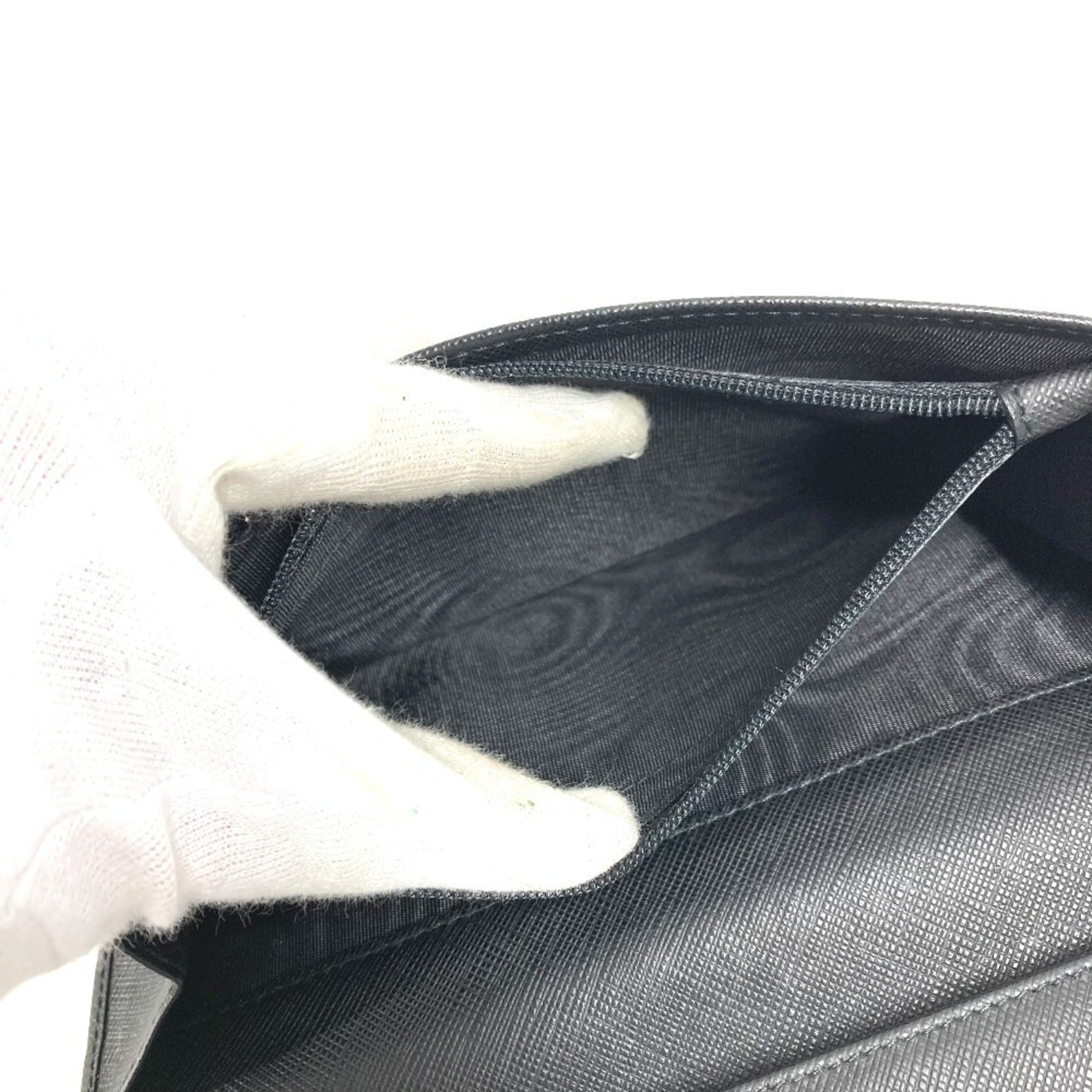 Salvatore Ferragamo Silver Black Leather Long Wallet (Bi-Fold) (Pre-Owned)