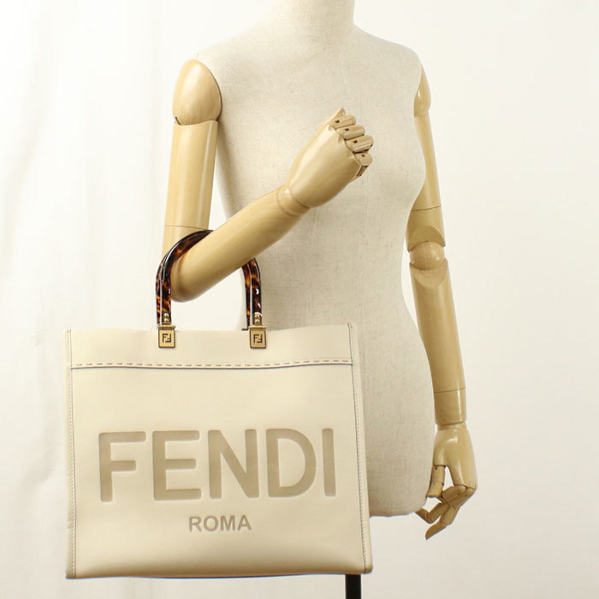 Fendi White Leather Tote Bag (Pre-Owned)