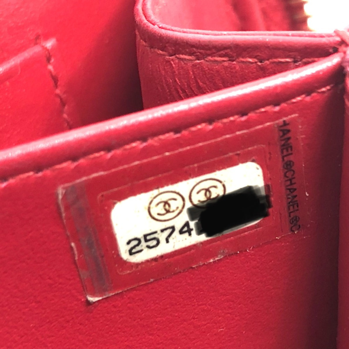Chanel Red Leather Shoulder Bag (Pre-Owned)