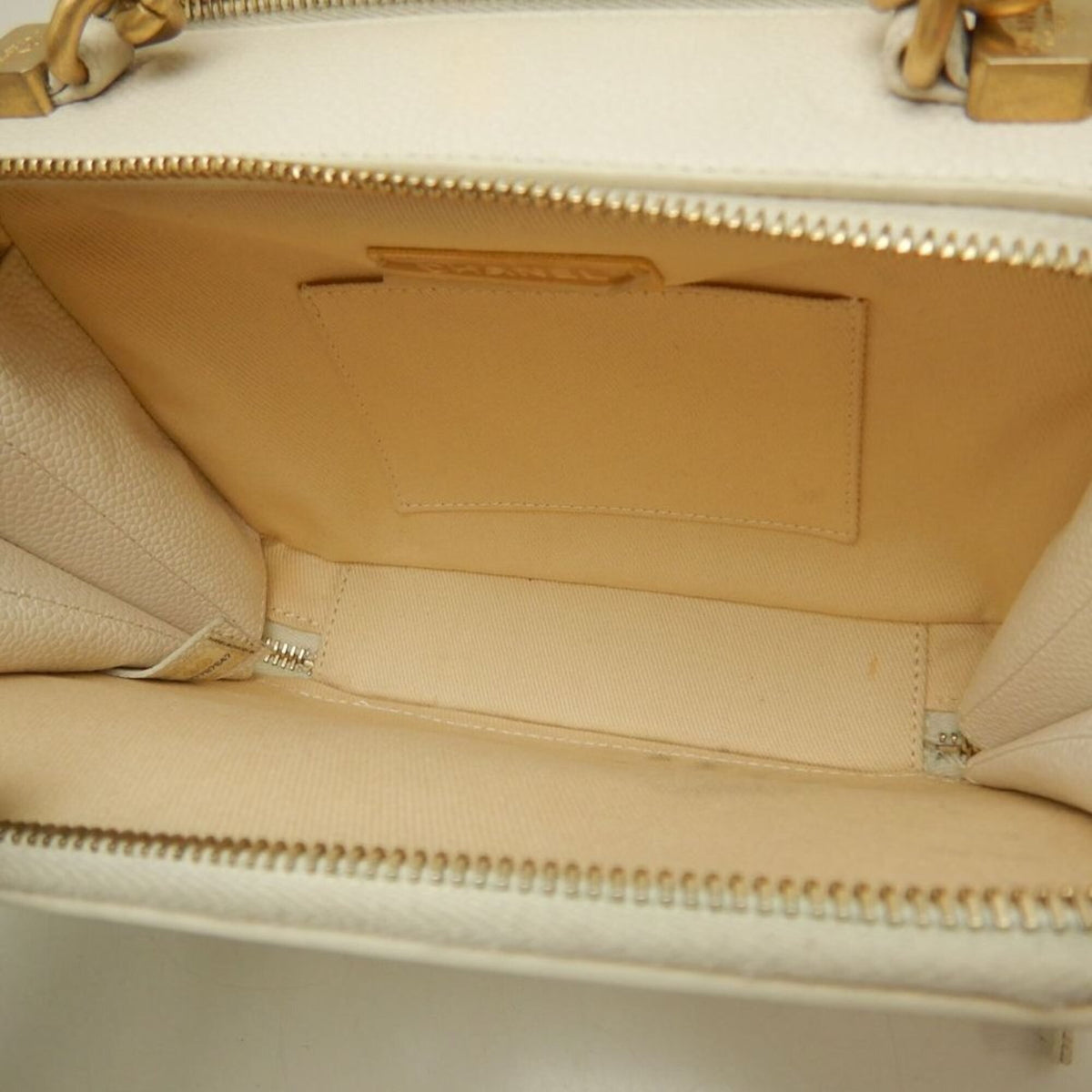 Chanel White Grained Calfskin Shoulder Bag Vanity Bag (Pre-Owned)