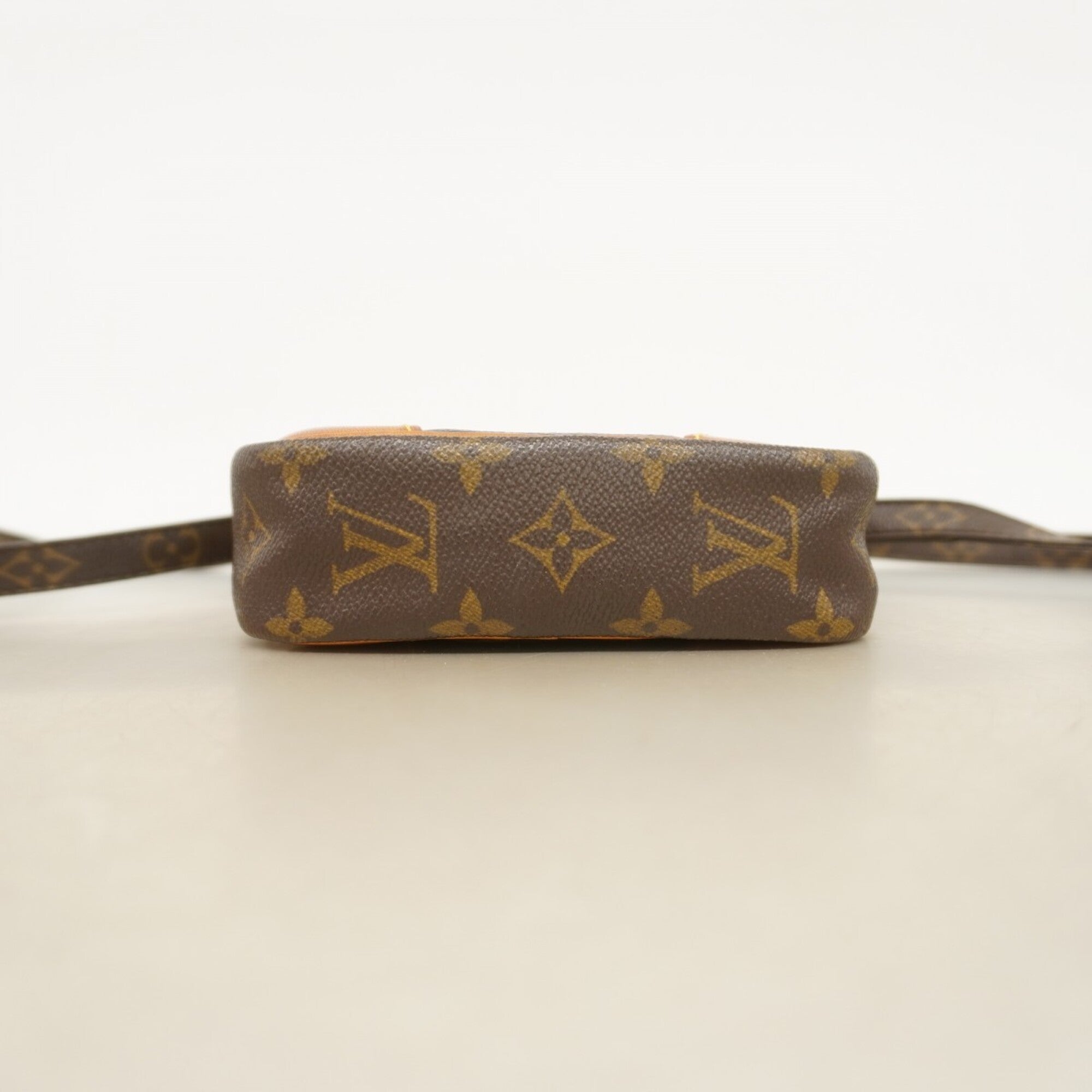 Louis Vuitton Brown Shoulder Bag (Pre-Owned)