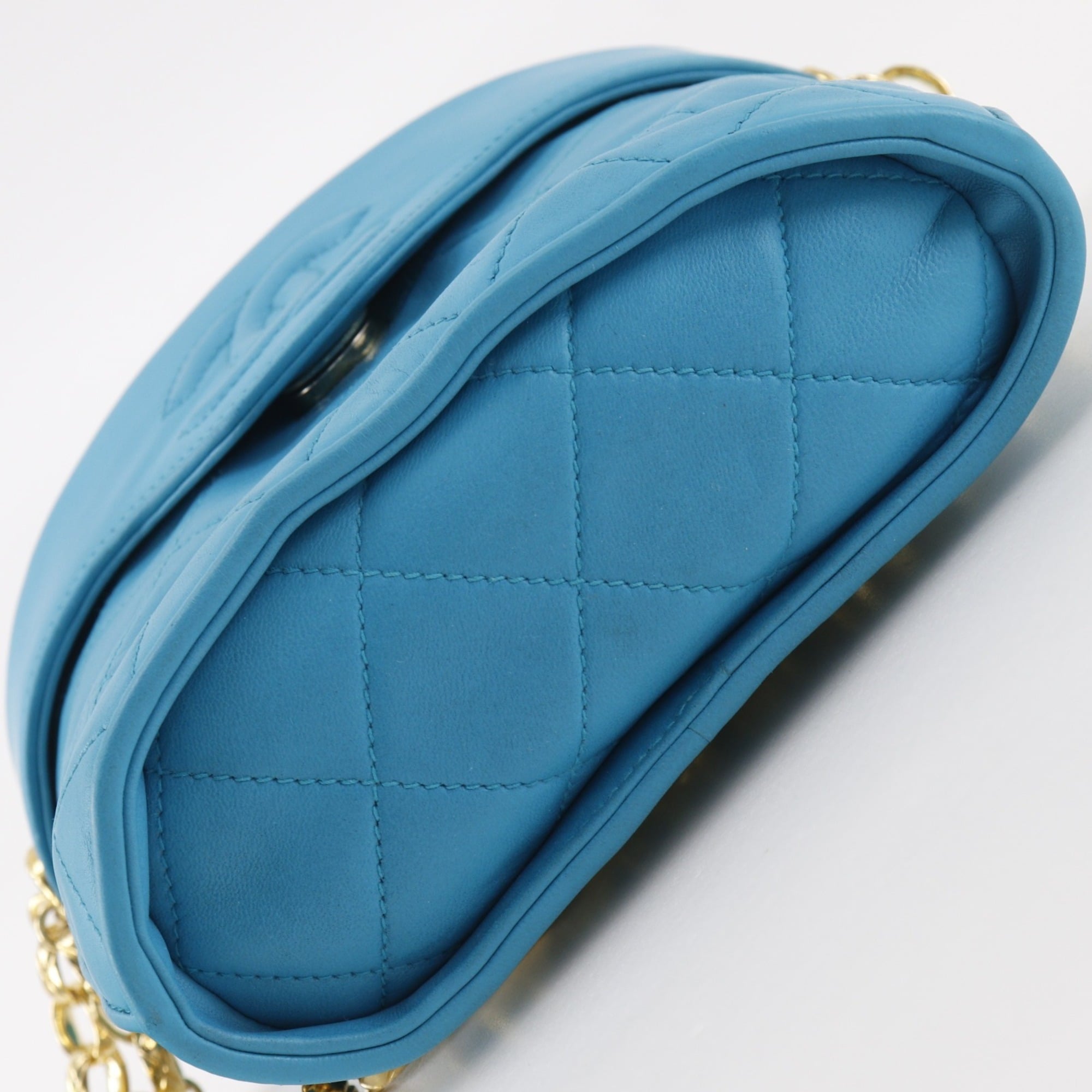 Chanel Blue Turquoise Leather Shoulder Bag (Pre-Owned)