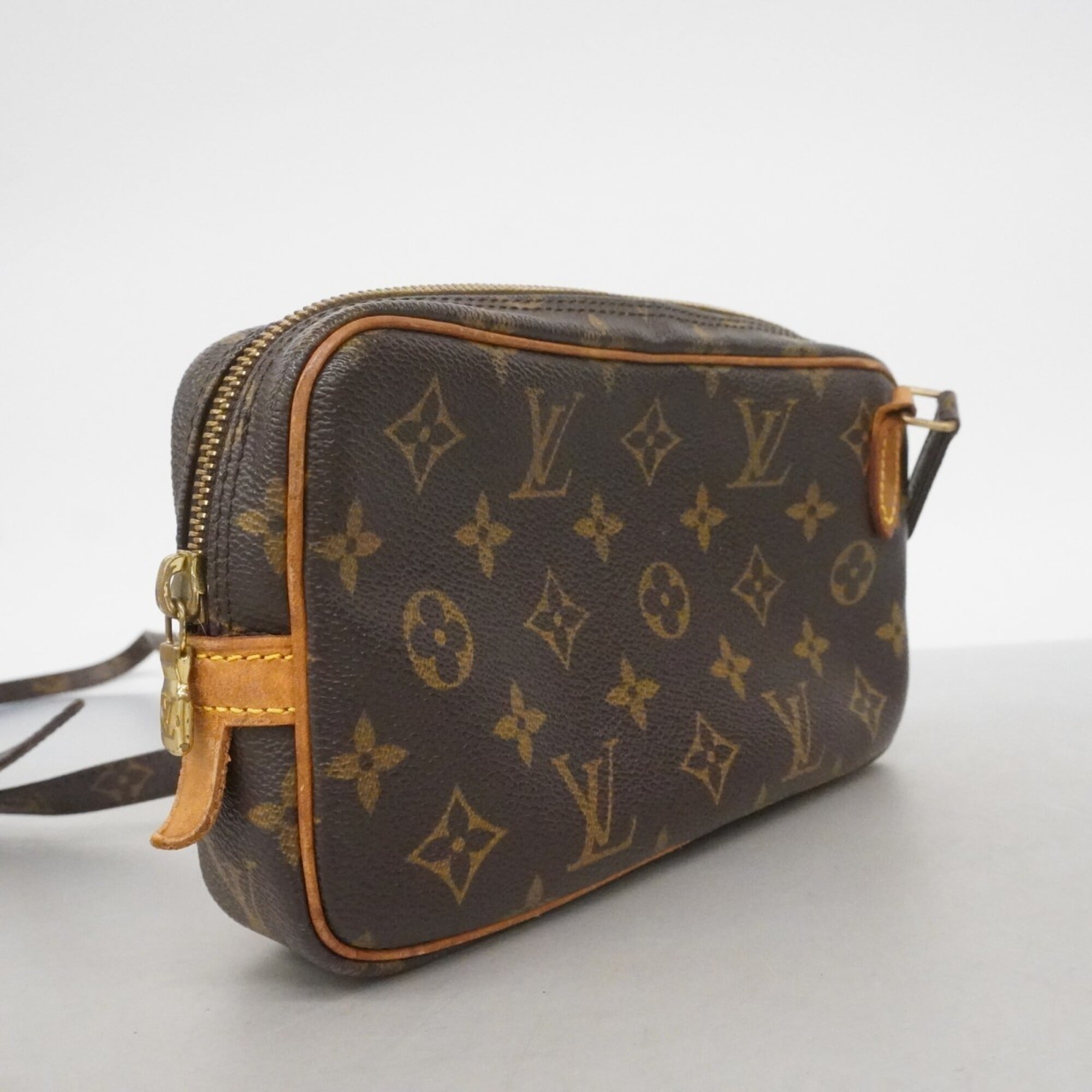 Louis Vuitton Brown Shoulder Bag (Pre-Owned)