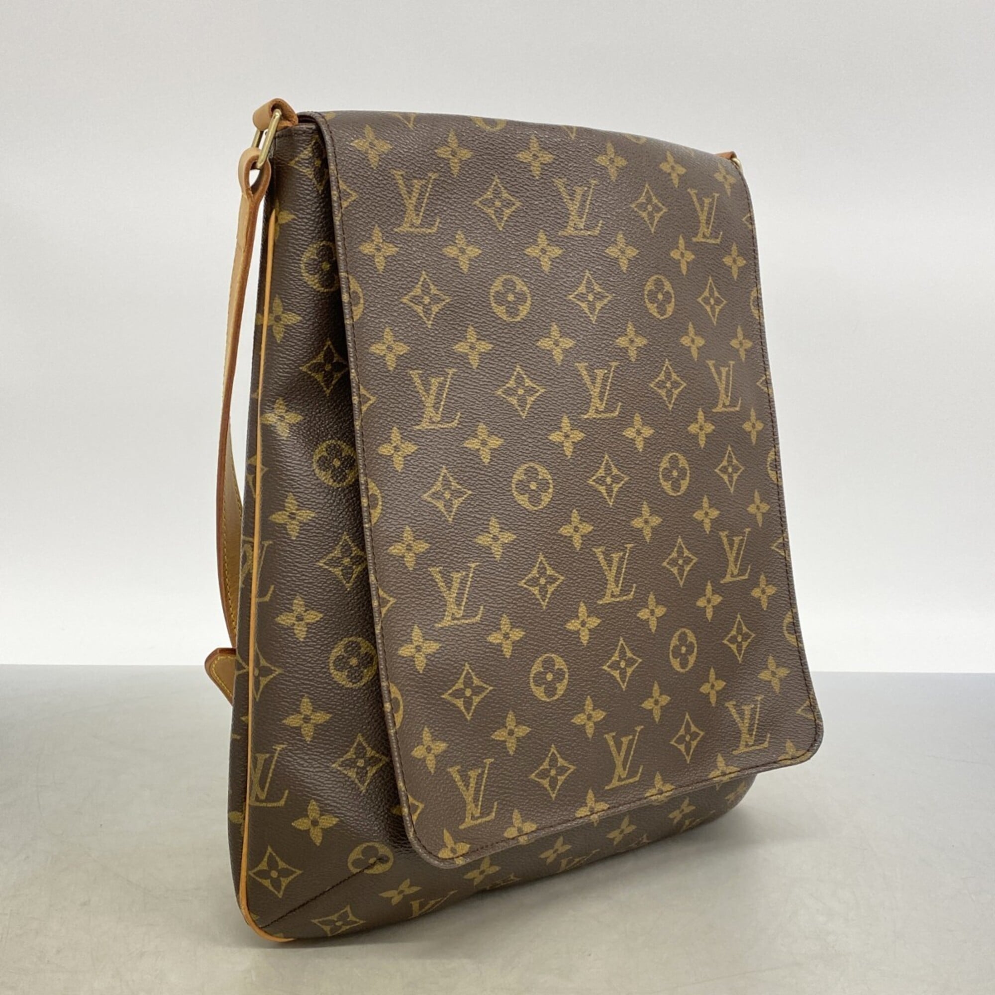 Louis Vuitton Brown Shoulder Bag (Pre-Owned)
