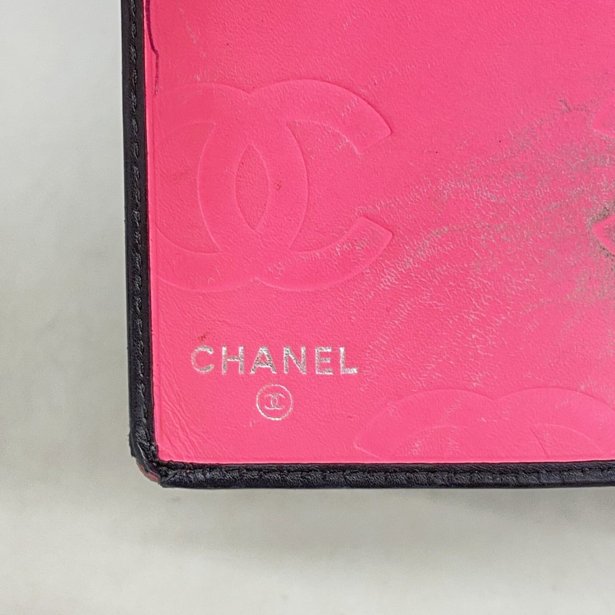 Chanel Black White Leather Long Wallet (Bi-Fold) (Pre-Owned)
