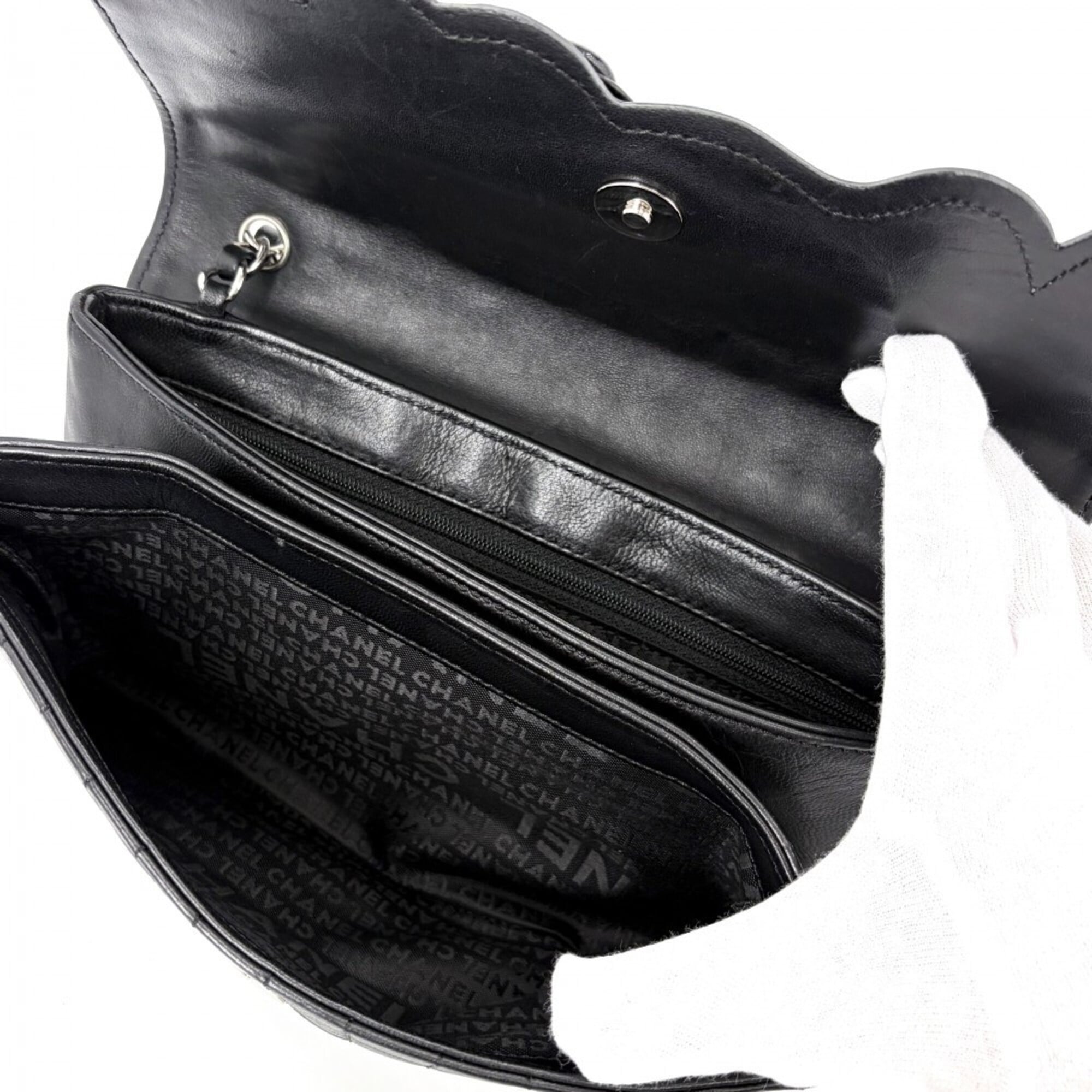 Chanel Chocolate Bar Black Leather Handbag Shoulder Bag (Pre-Owned)