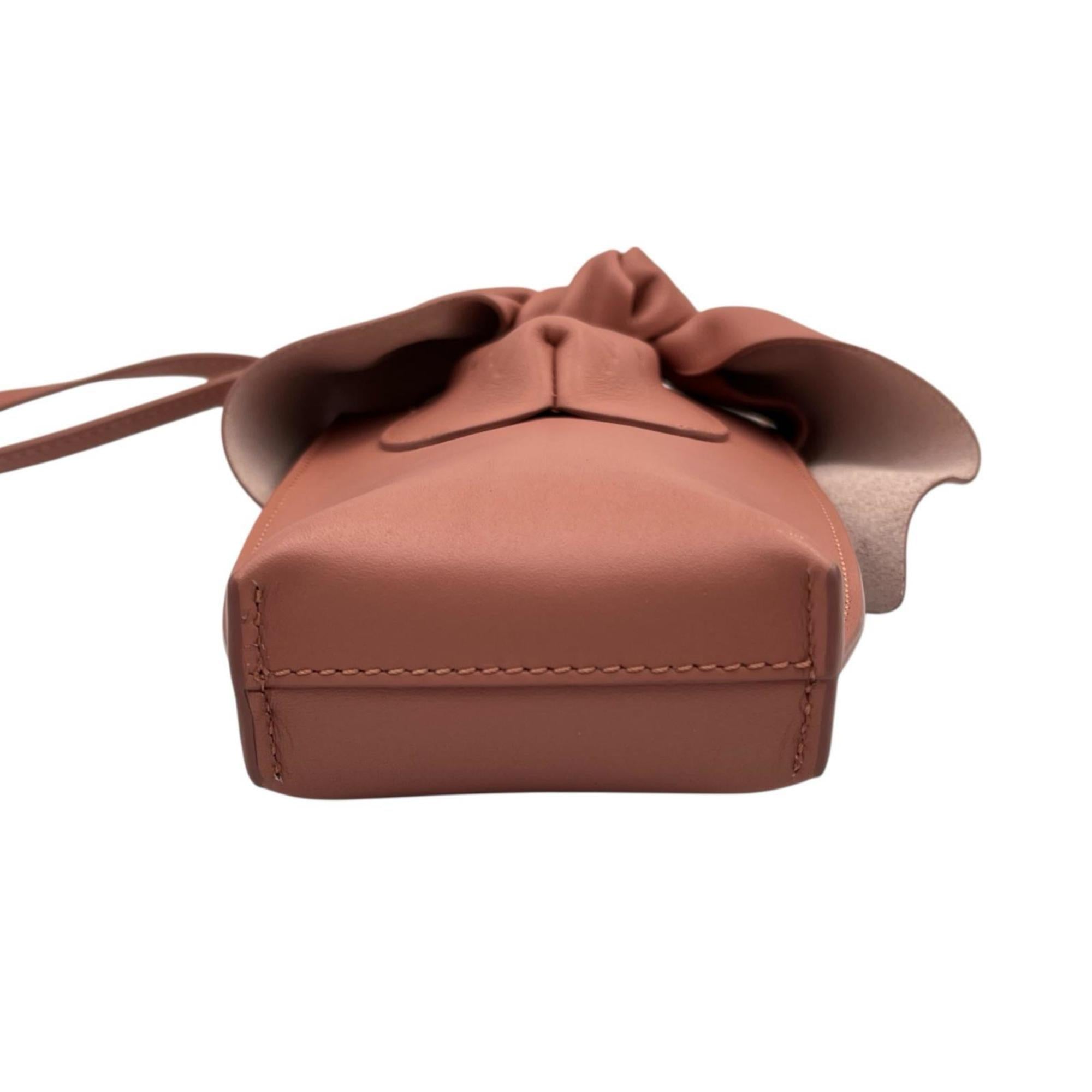 Loewe Pink Leather Shoulder Bag (Pre-Owned)