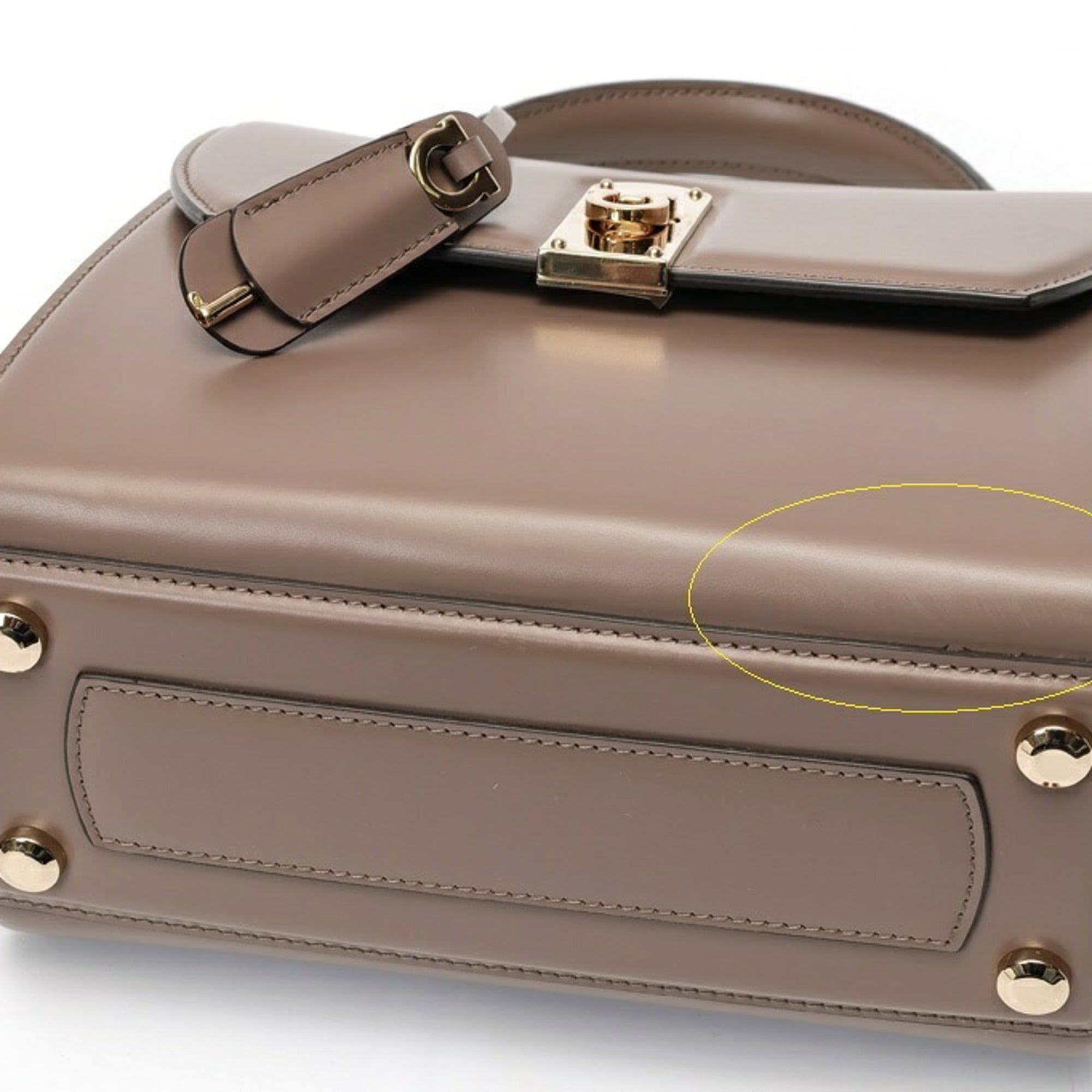 Salvatore Ferragamo Grayish Leather Shoulder Bag (Pre-Owned)