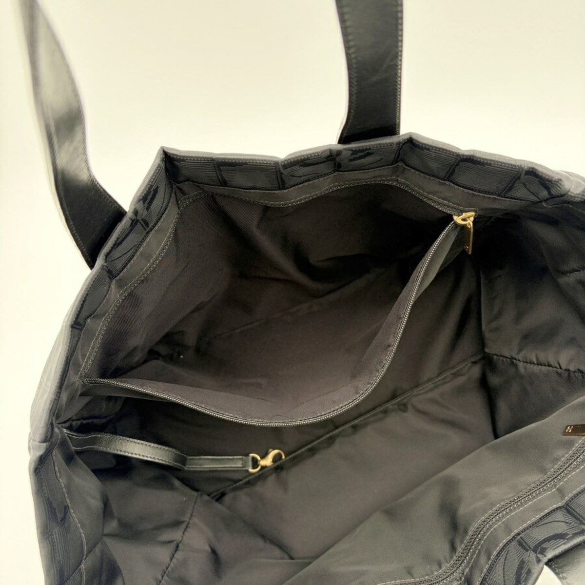 Chanel Black Nylon Jacquard Leather Tote Bag (Pre-Owned)