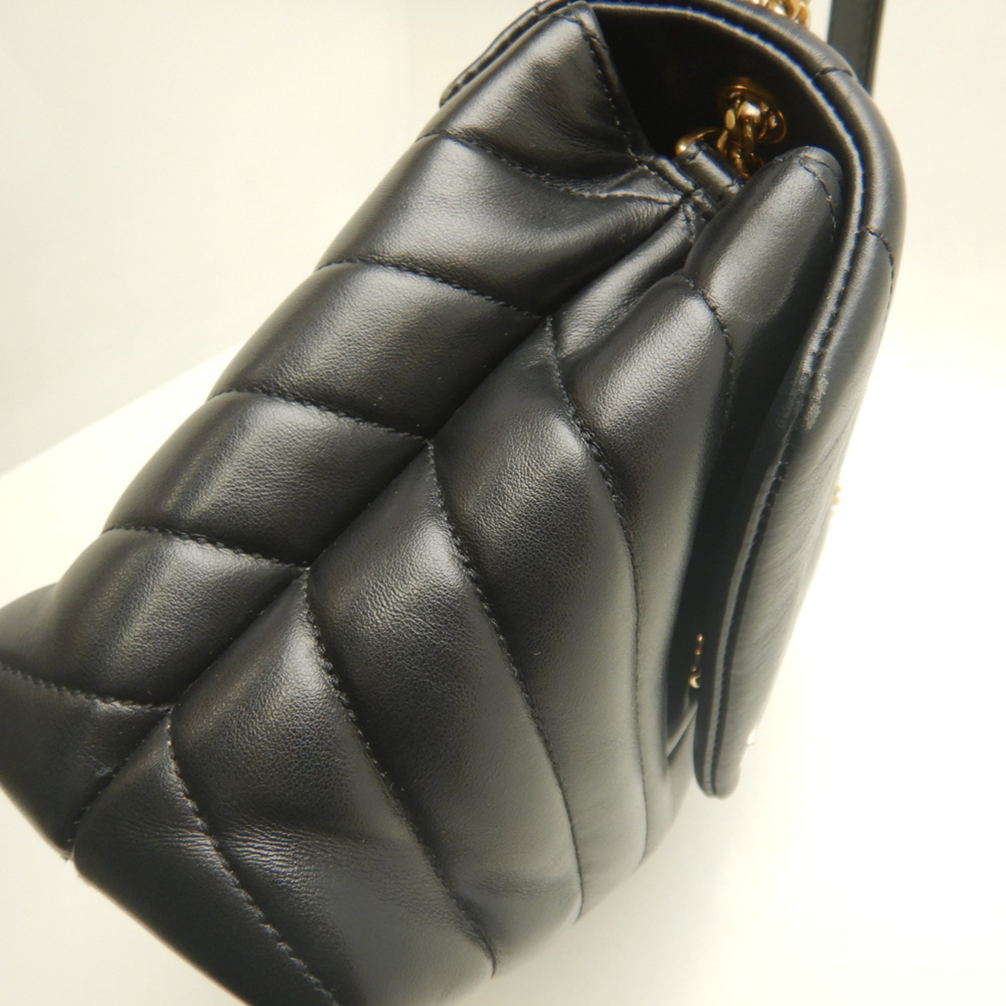 Yves Saint Laurent Black Leather Shoulder Bag (Pre-Owned)