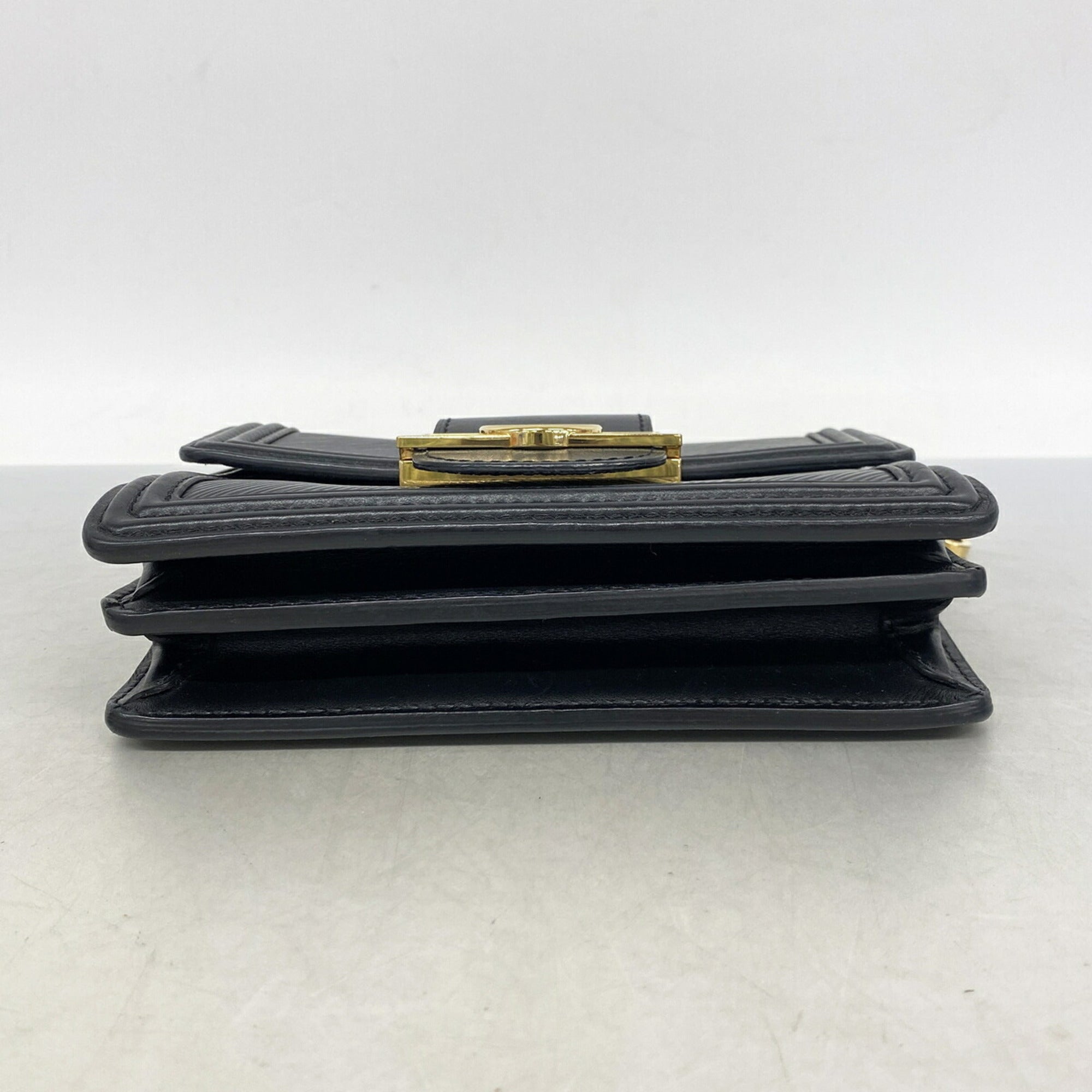 Louis Vuitton Noir Shoulder Bag (Pre-Owned)