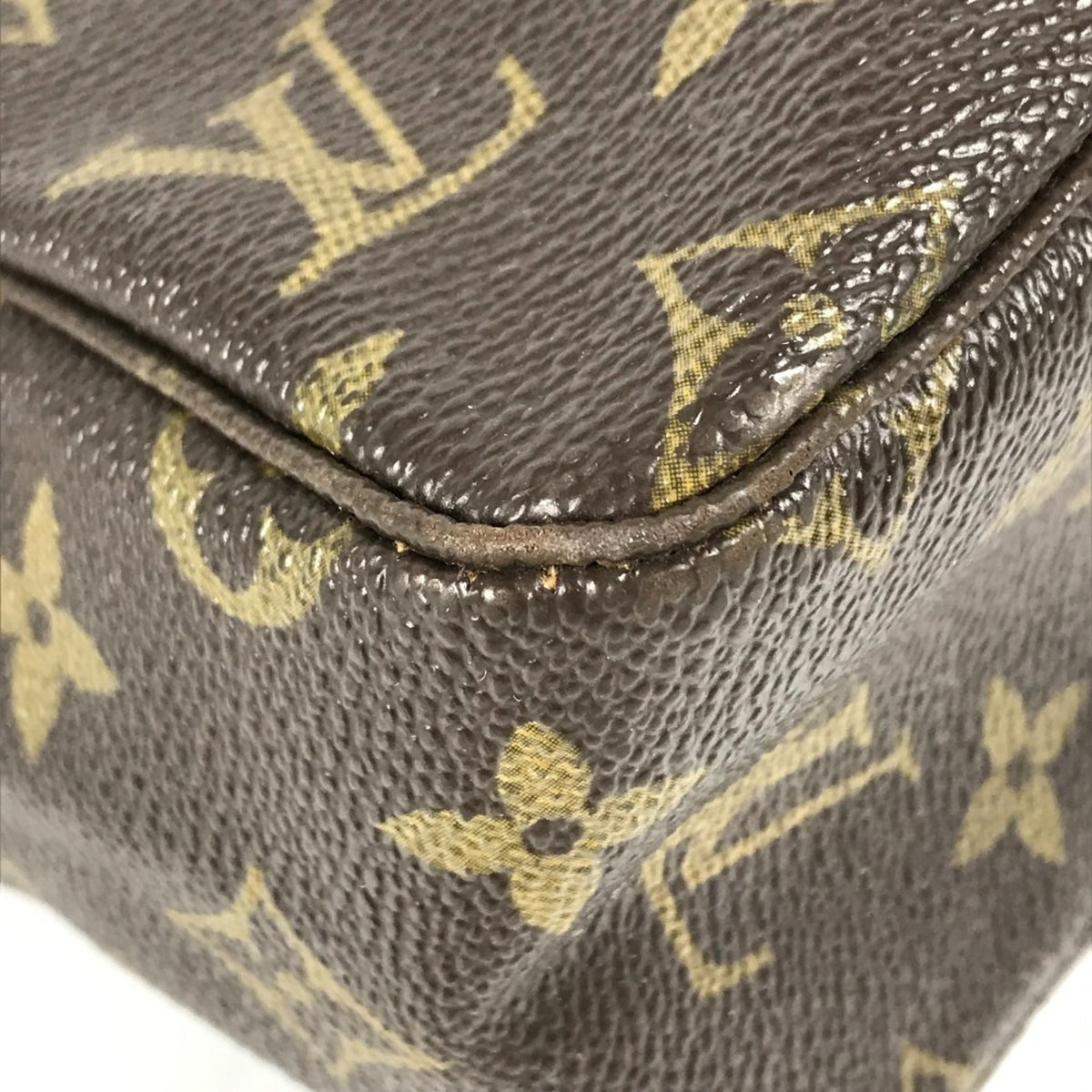Louis Vuitton Brown Monogram Monogram Pouch (Pre-Owned)