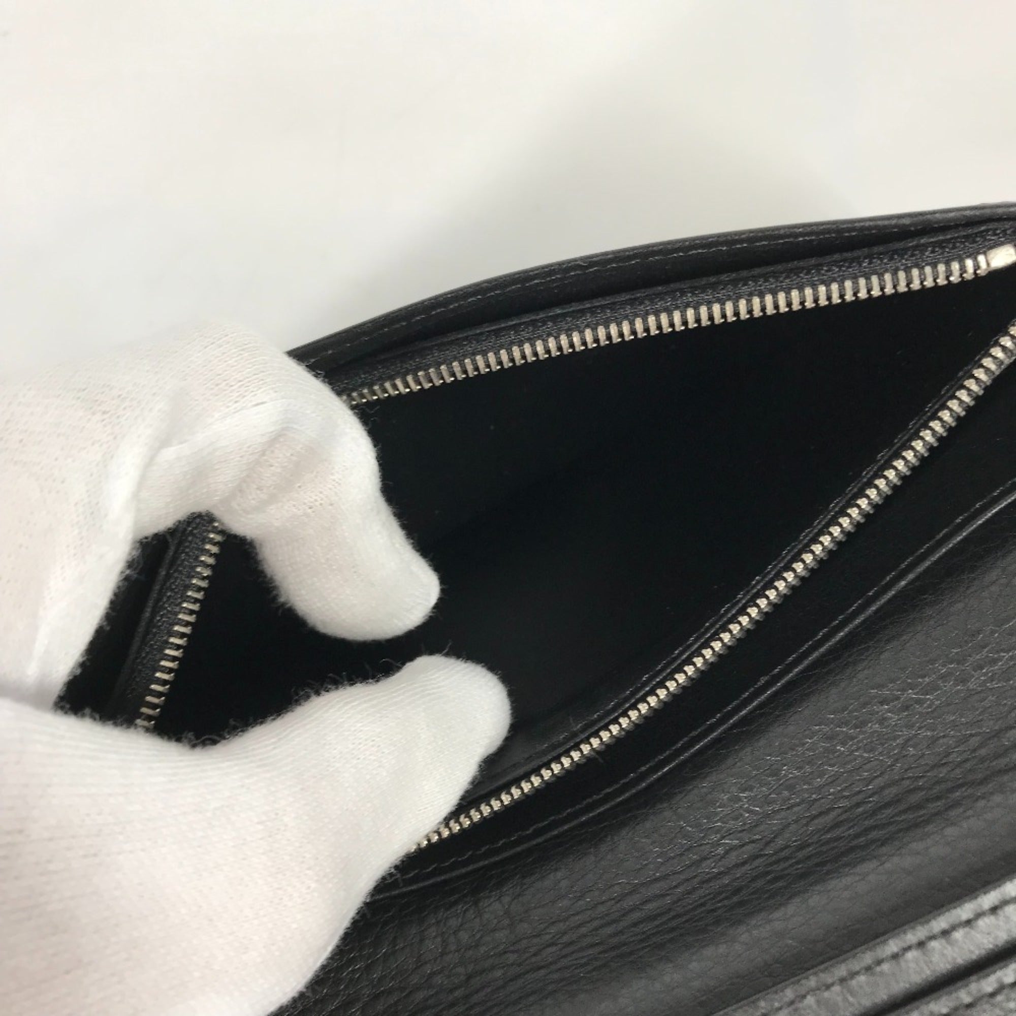 Louis Vuitton Black Leather Long Wallet (Bi-Fold) (Pre-Owned)