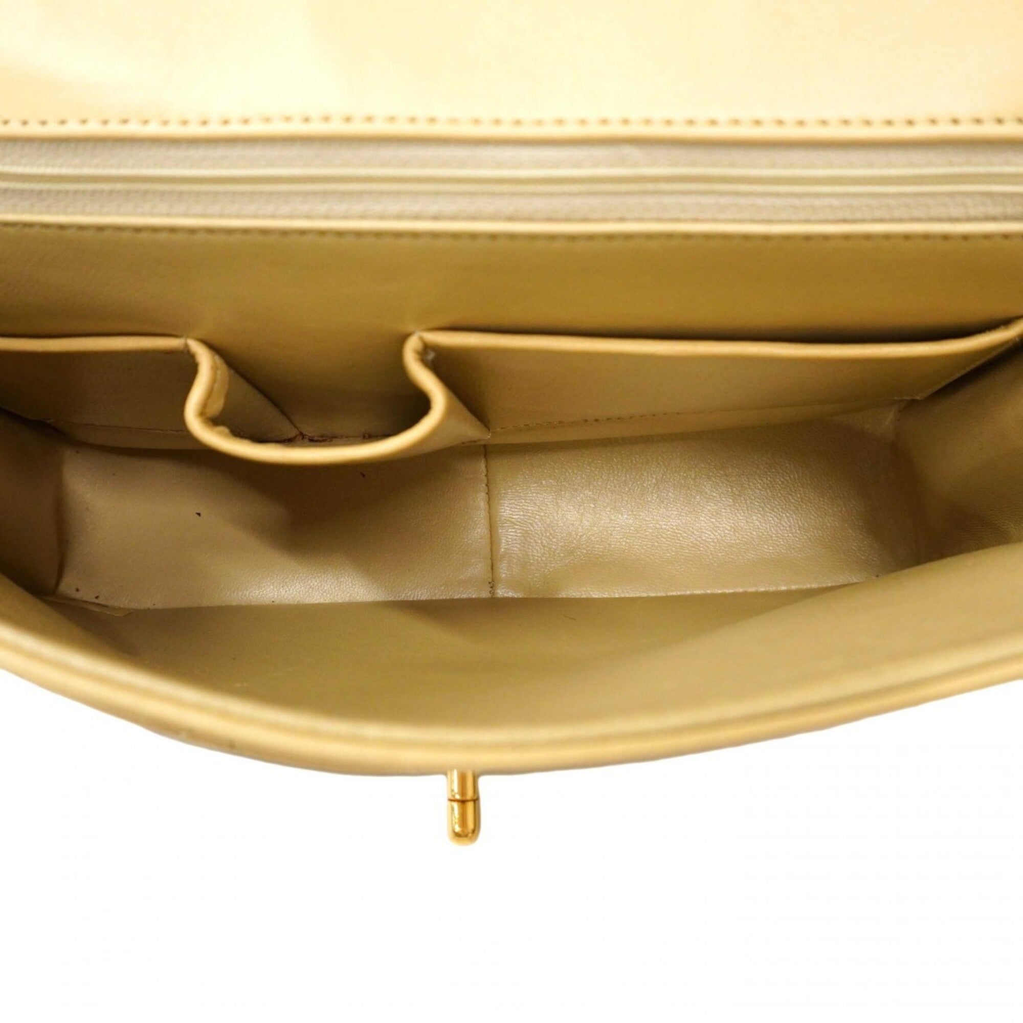Chanel Beige Black Leather Shoulder Bag (Pre-Owned)