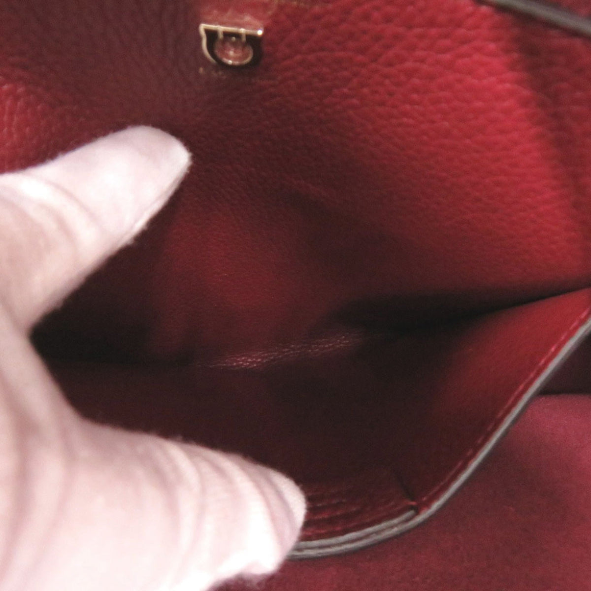 Salvatore Ferragamo Red Color Leather Shoulder Bag (Pre-Owned)