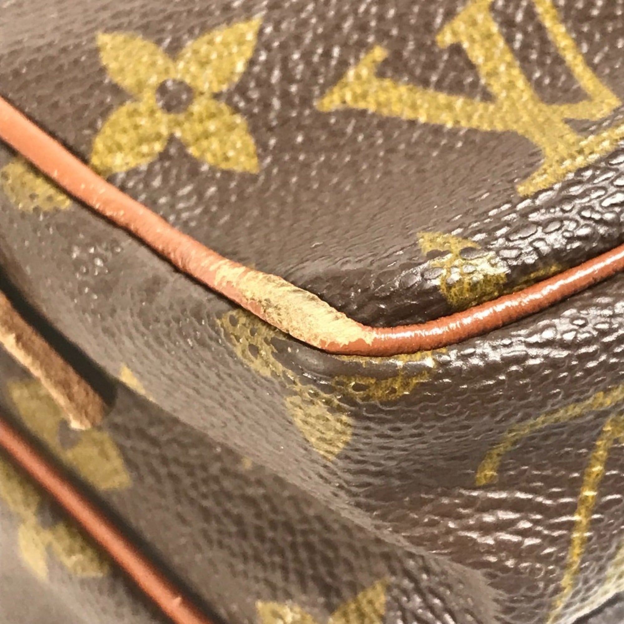 Louis Vuitton Brown Monogram Pochette Shoulder Bag (Pre-Owned)