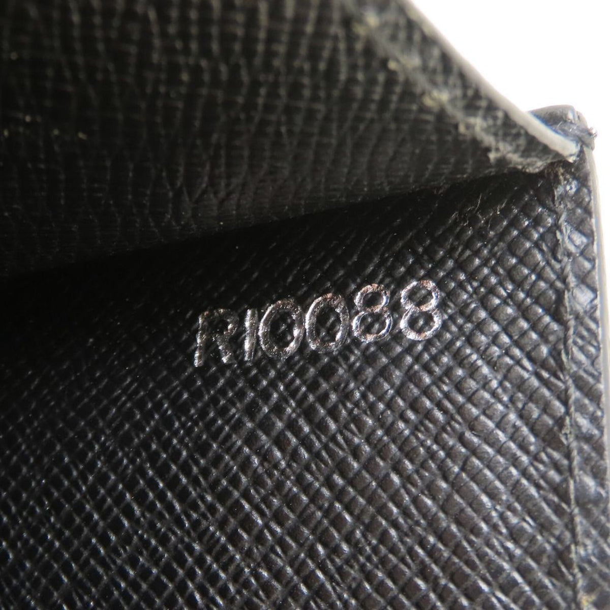 Louis Vuitton Noir Epi Leather Clutch Bag Pochette (Pre-Owned)