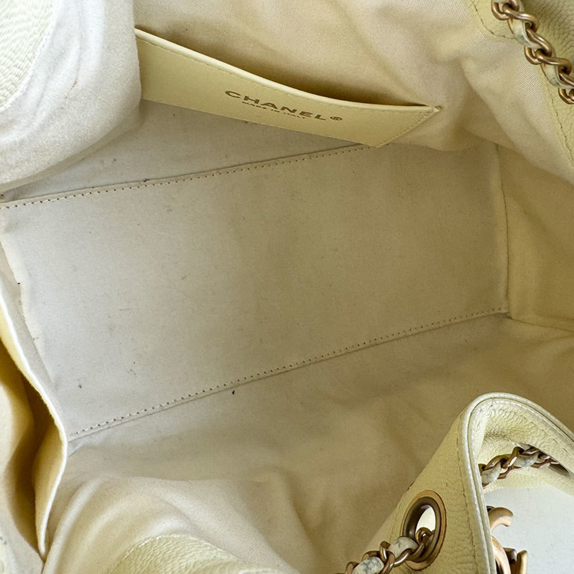 Chanel Yellow Grained Calfskin Shoulder Bag (Pre-Owned)