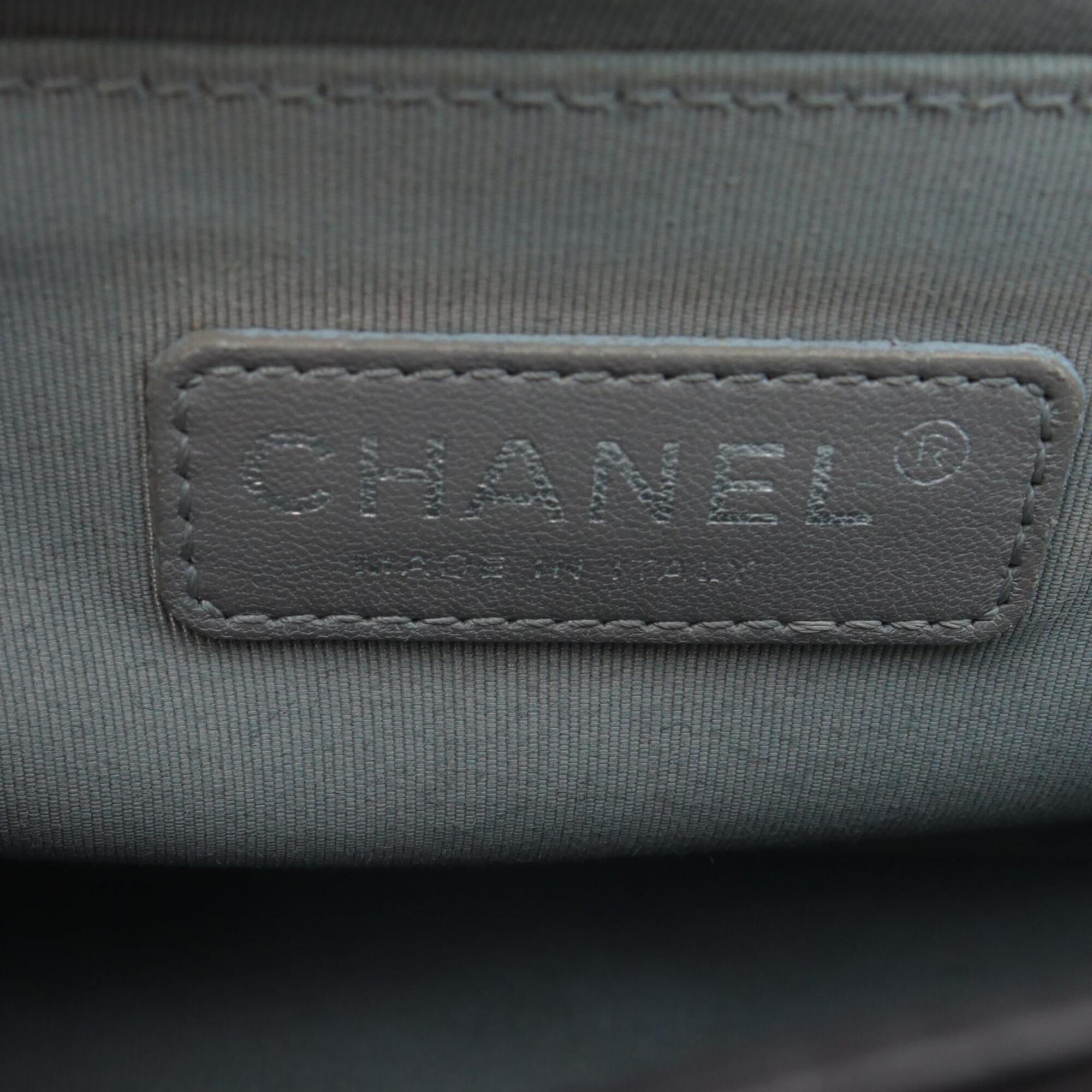 Chanel Black Leather Handbag Shoulder Bag (Pre-Owned)