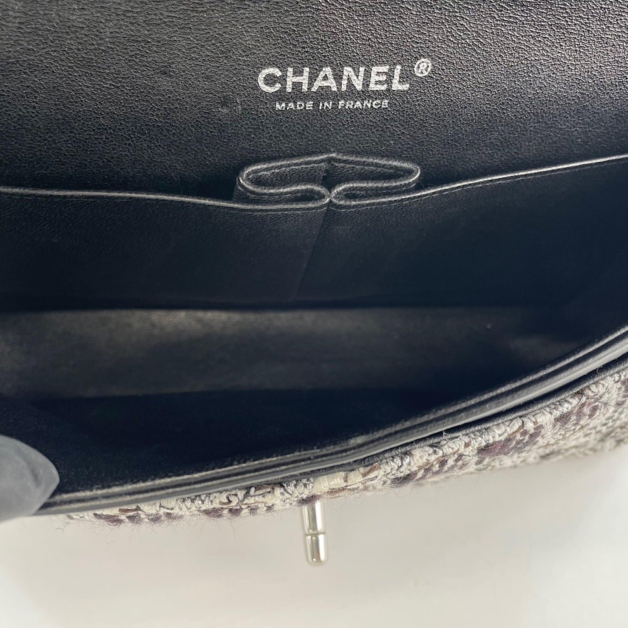 Chanel White Handbag (Pre-Owned)