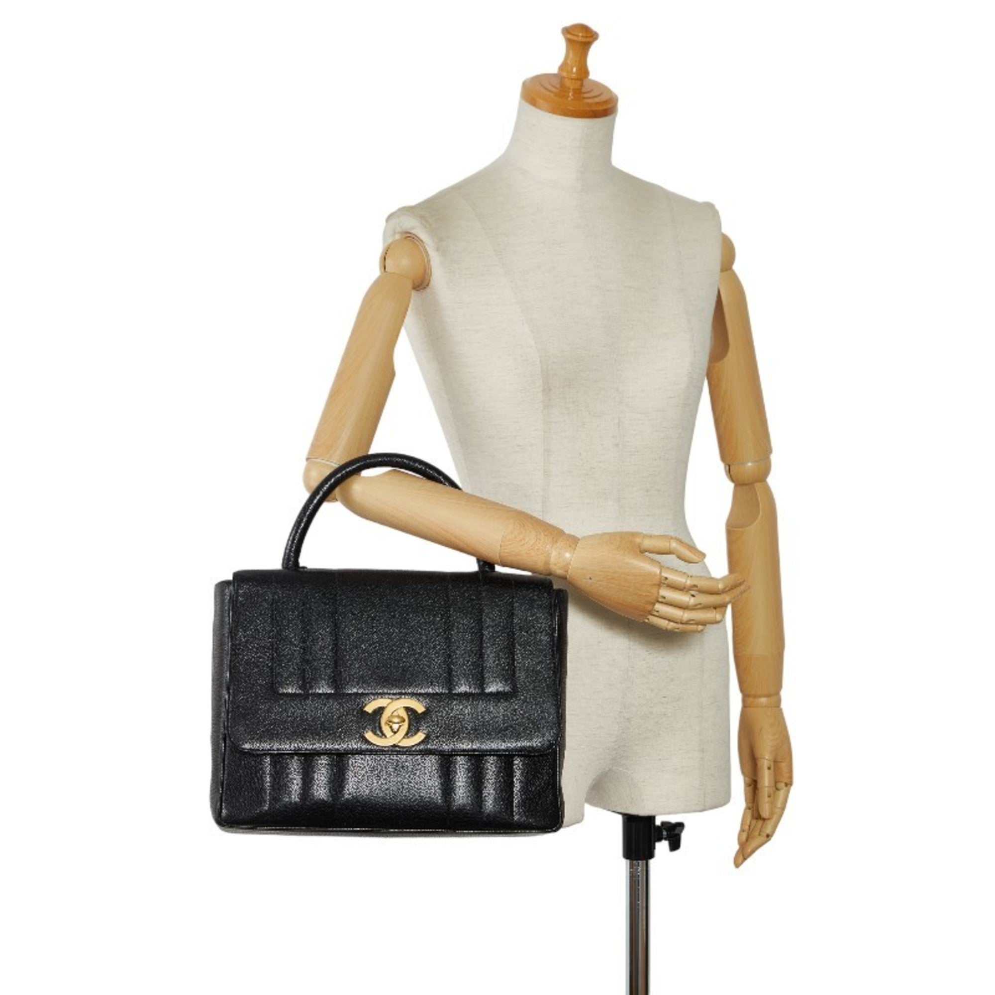 Chanel Black Caviar Leather Handbag (Pre-Owned)