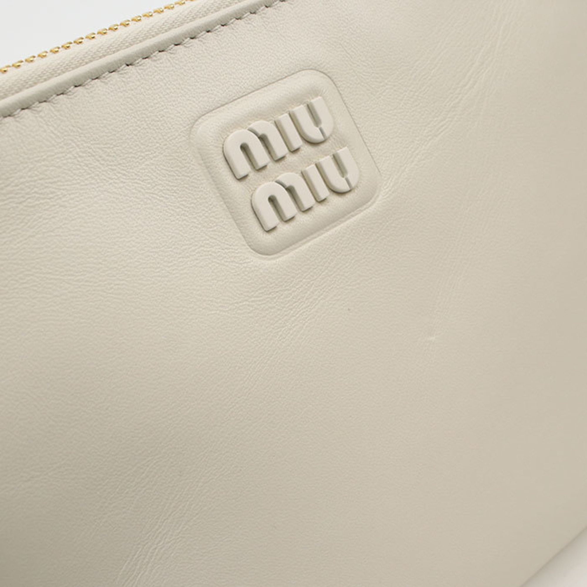 Miu Miu White Leather Clutch Bag (Pre-Owned)