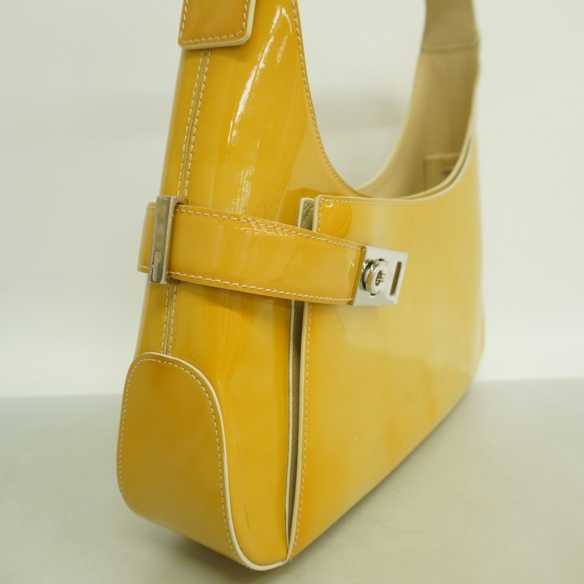 Salvatore Ferragamo Brown Shoulder Bag (Pre-Owned)