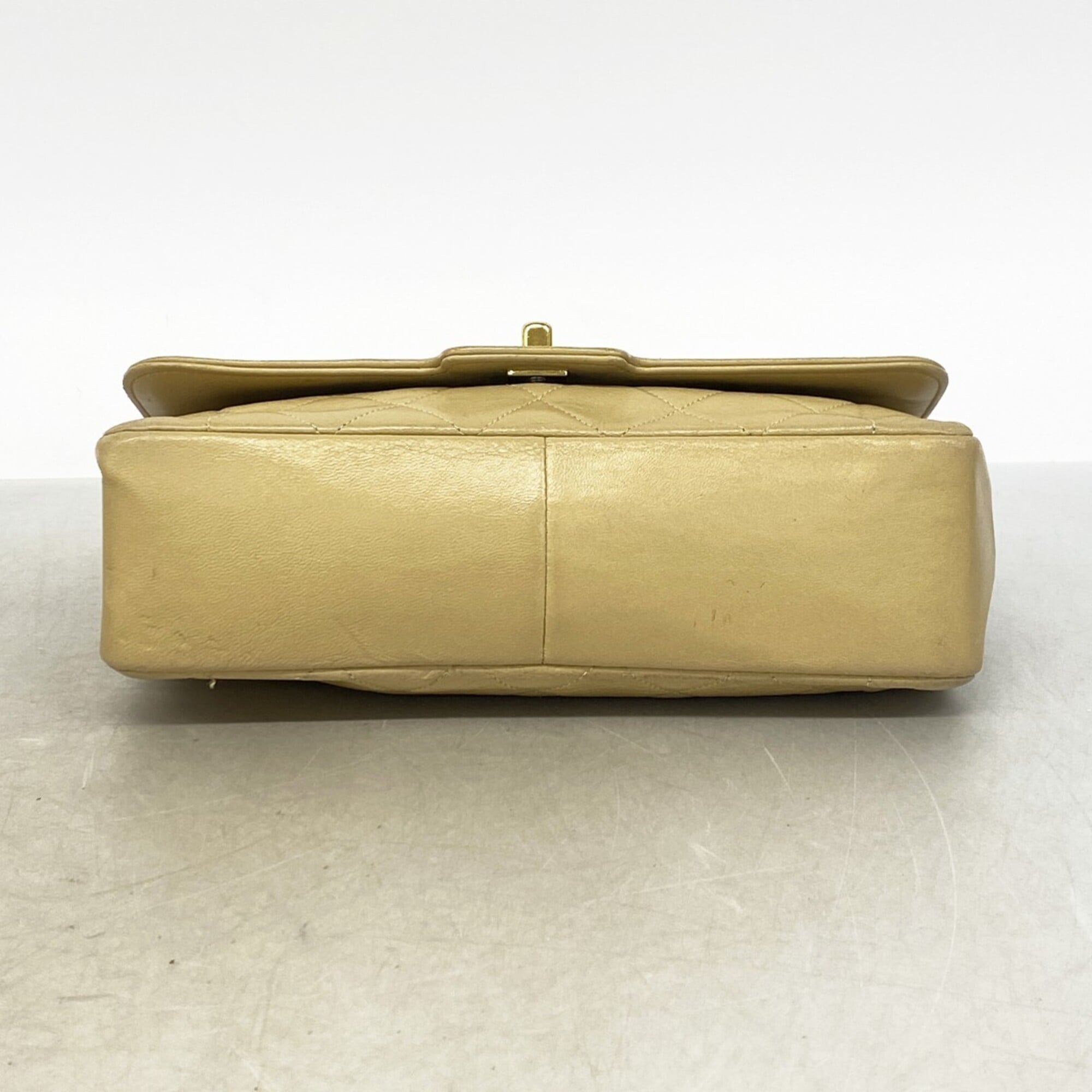 Chanel Beige Leather Shoulder Bag (Pre-Owned)