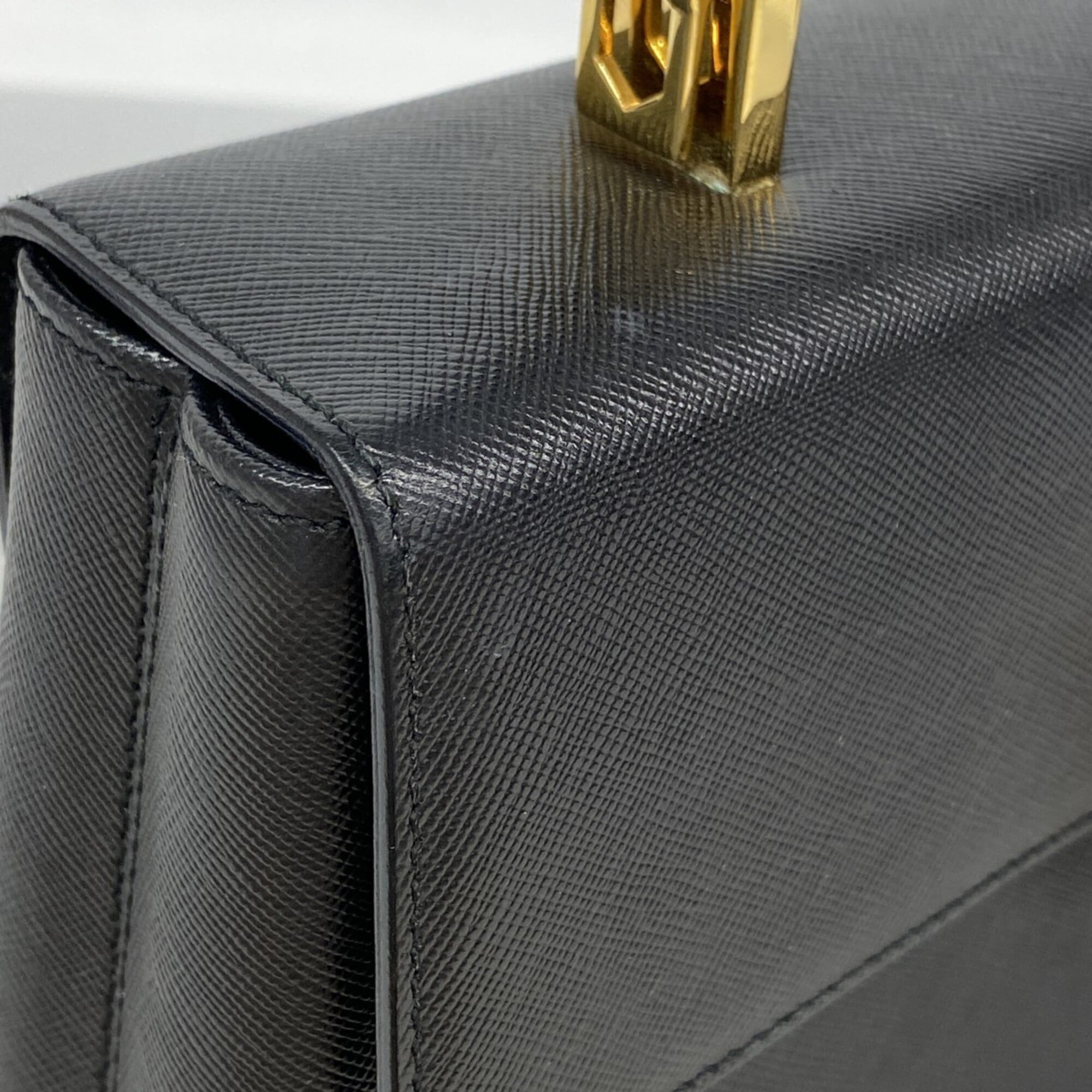 Salvatore Ferragamo Black Leather Handbag (Pre-Owned)
