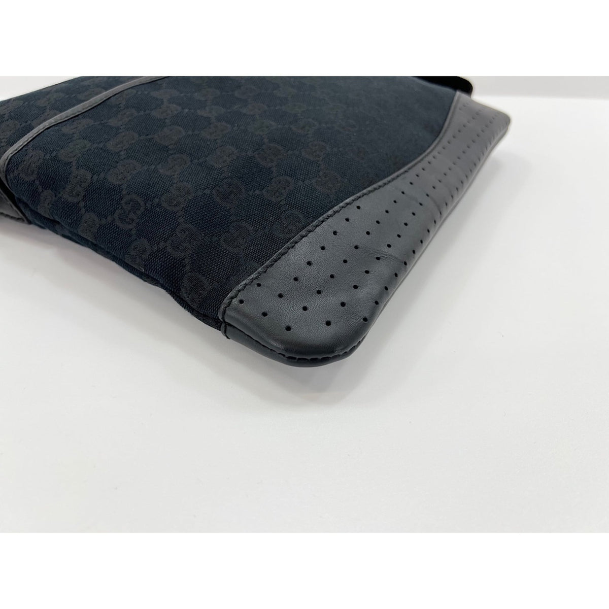 Gucci Black Gg Canvas Shoulder Bag (Pre-Owned)