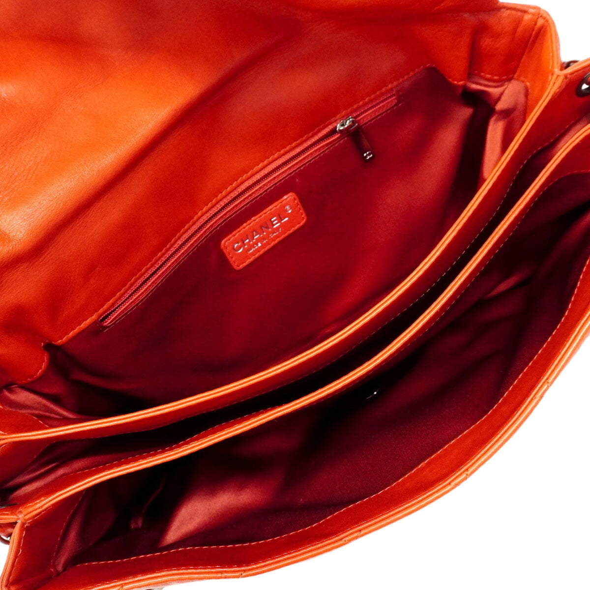 Chanel Red Color Leather Shoulder Bag (Pre-Owned)