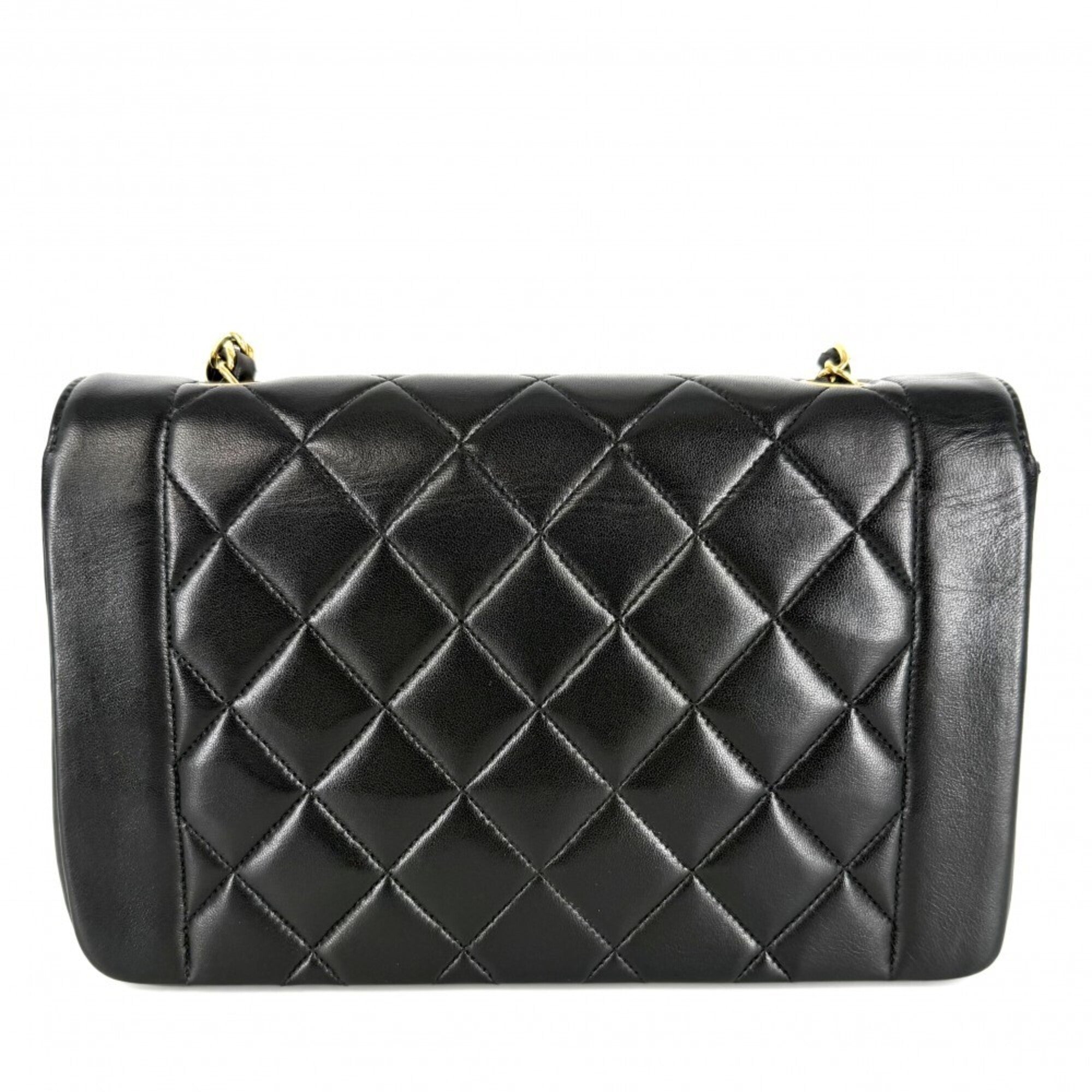 Chanel Matelasse Black Leather Shoulder Bag (Pre-Owned)