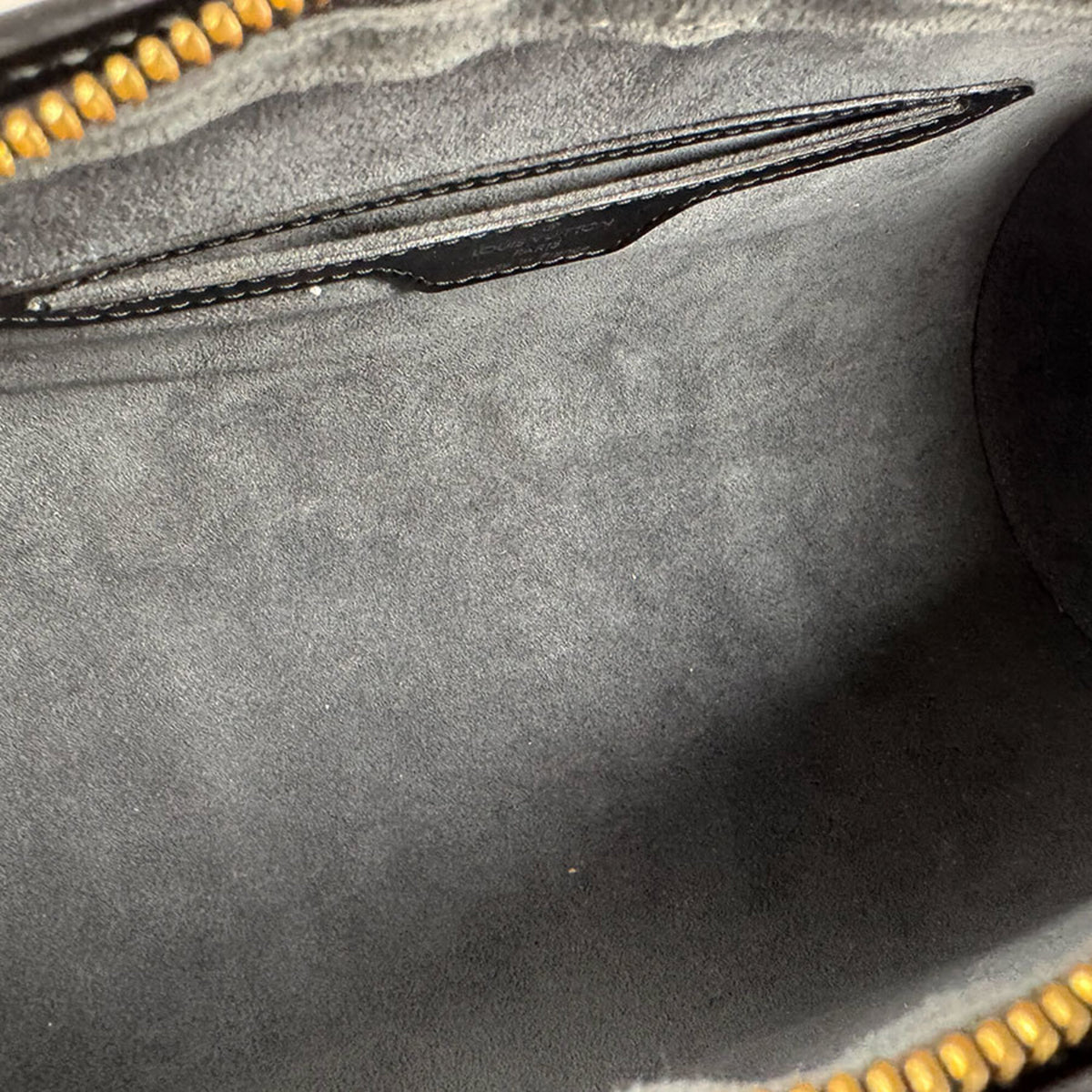 Louis Vuitton Noir Epi Leather Handbag (Pre-Owned)