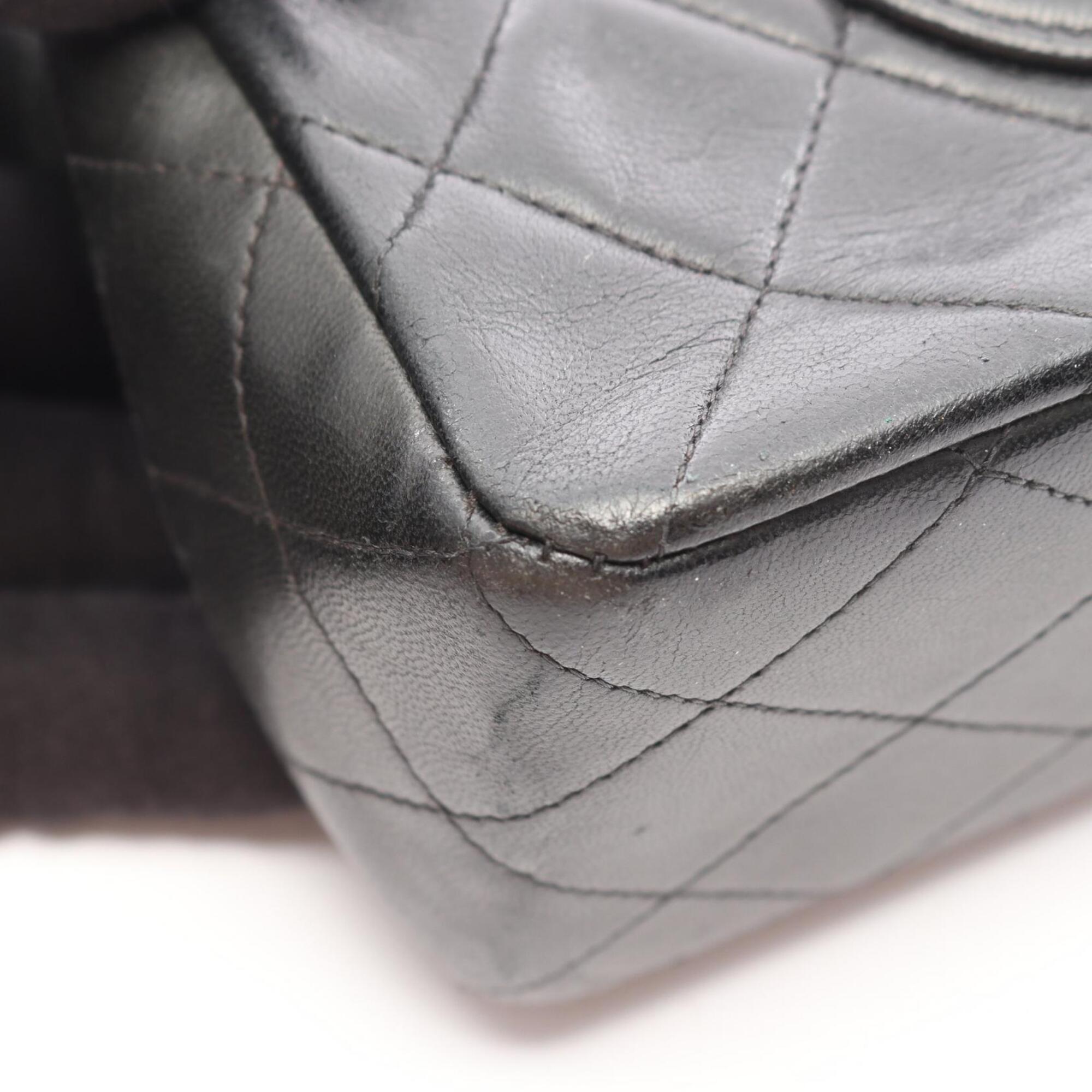 Chanel Black Leather Handbag Shoulder Bag (Pre-Owned)