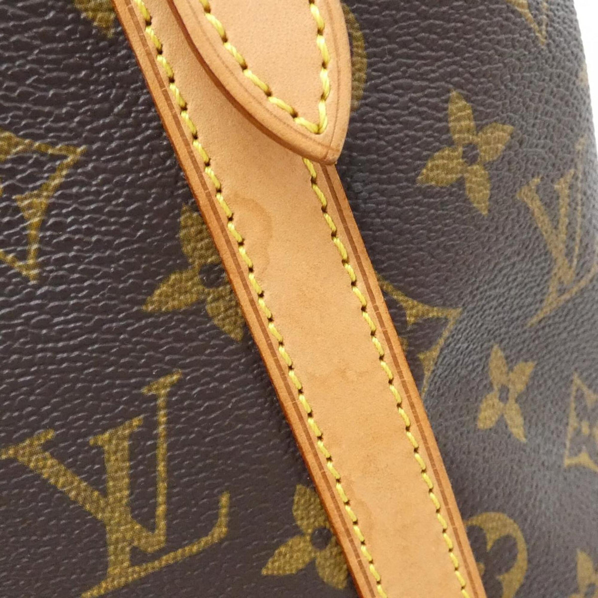 Louis Vuitton Marron Coated Canvas Pouch Shoulder Bag (Pre-Owned)