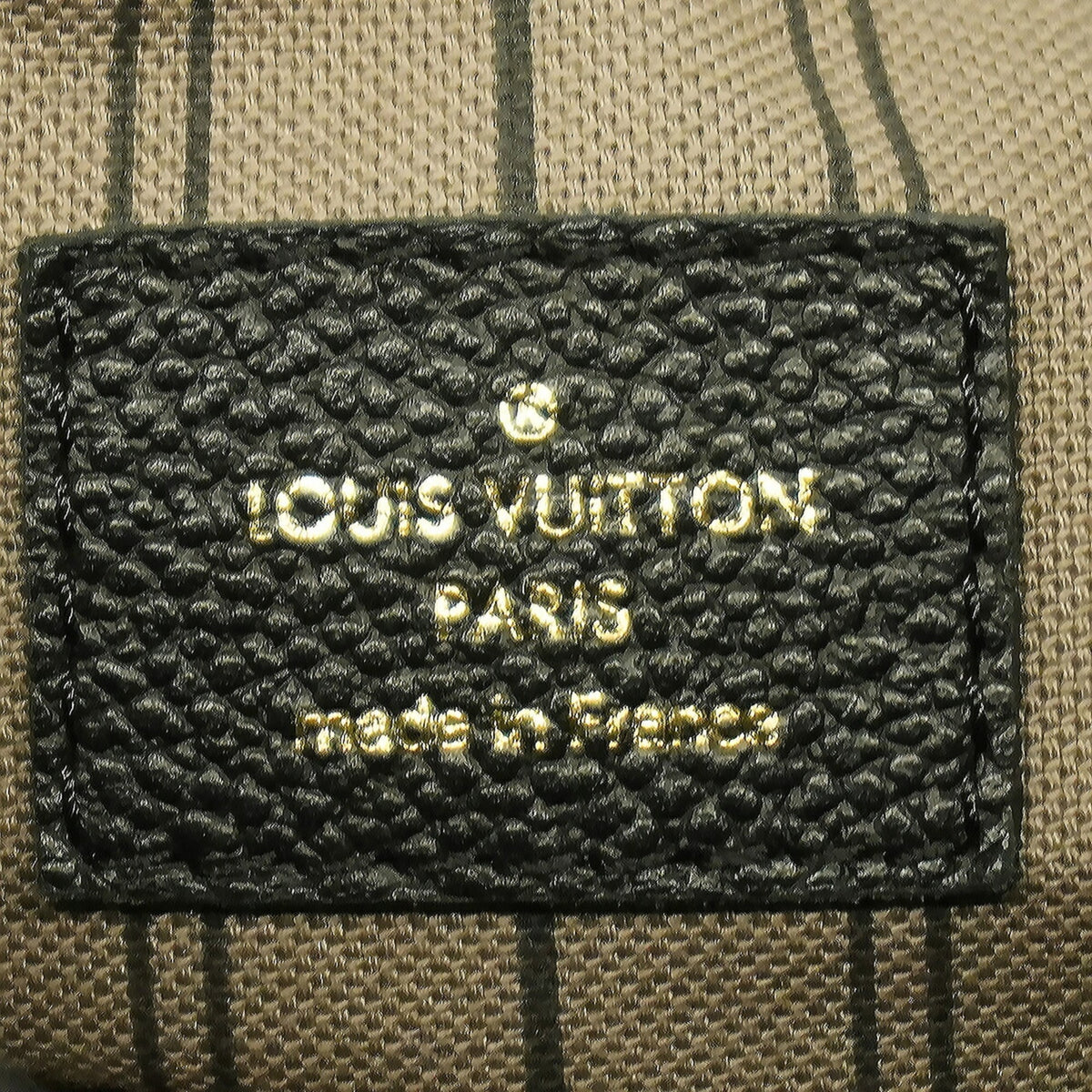 Louis Vuitton Noir Shoulder Bag (Pre-Owned)