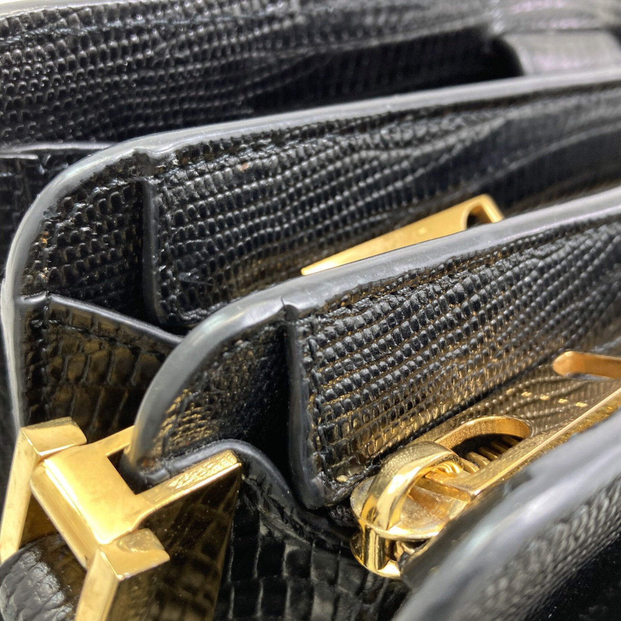 Marni Black Leather Shoulder Bag (Pre-Owned)