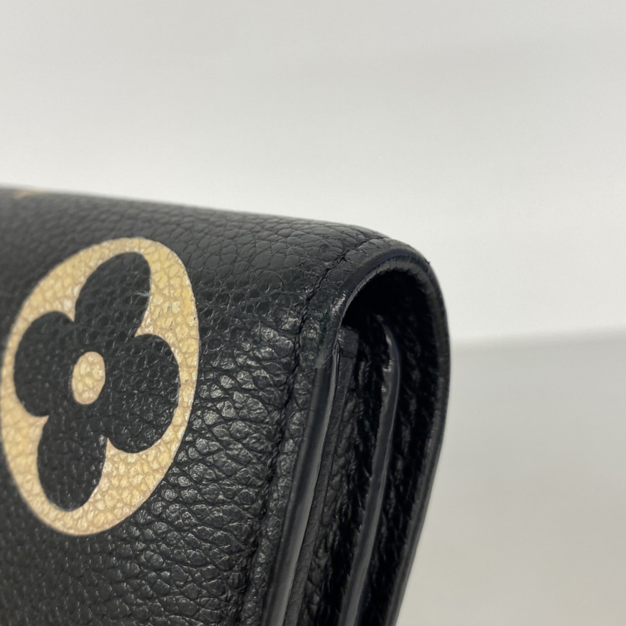 Louis Vuitton Beige Black Long Wallet (Bi-Fold) (Pre-Owned)