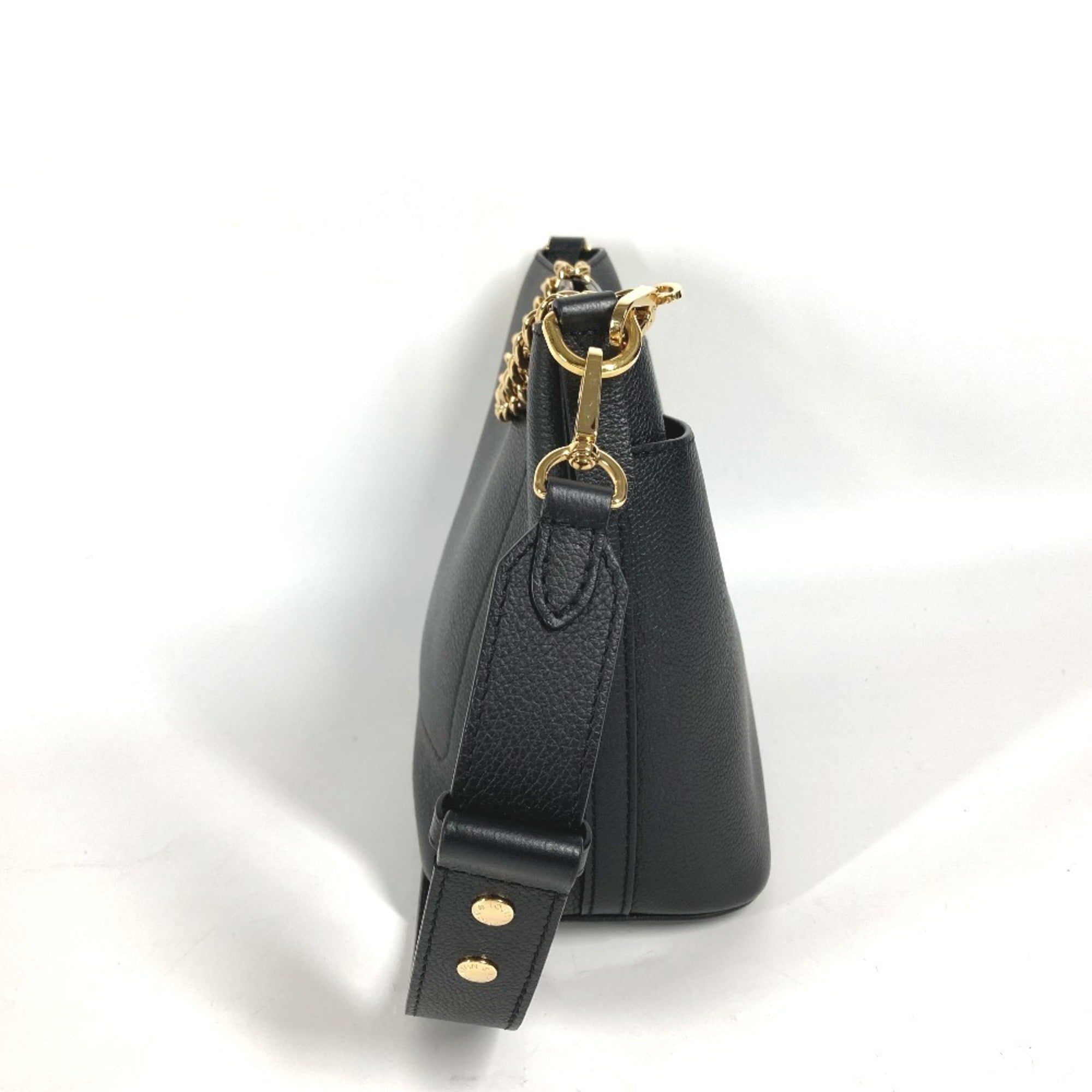 Louis Vuitton Black Leather Shoulder Bag (Pre-Owned)