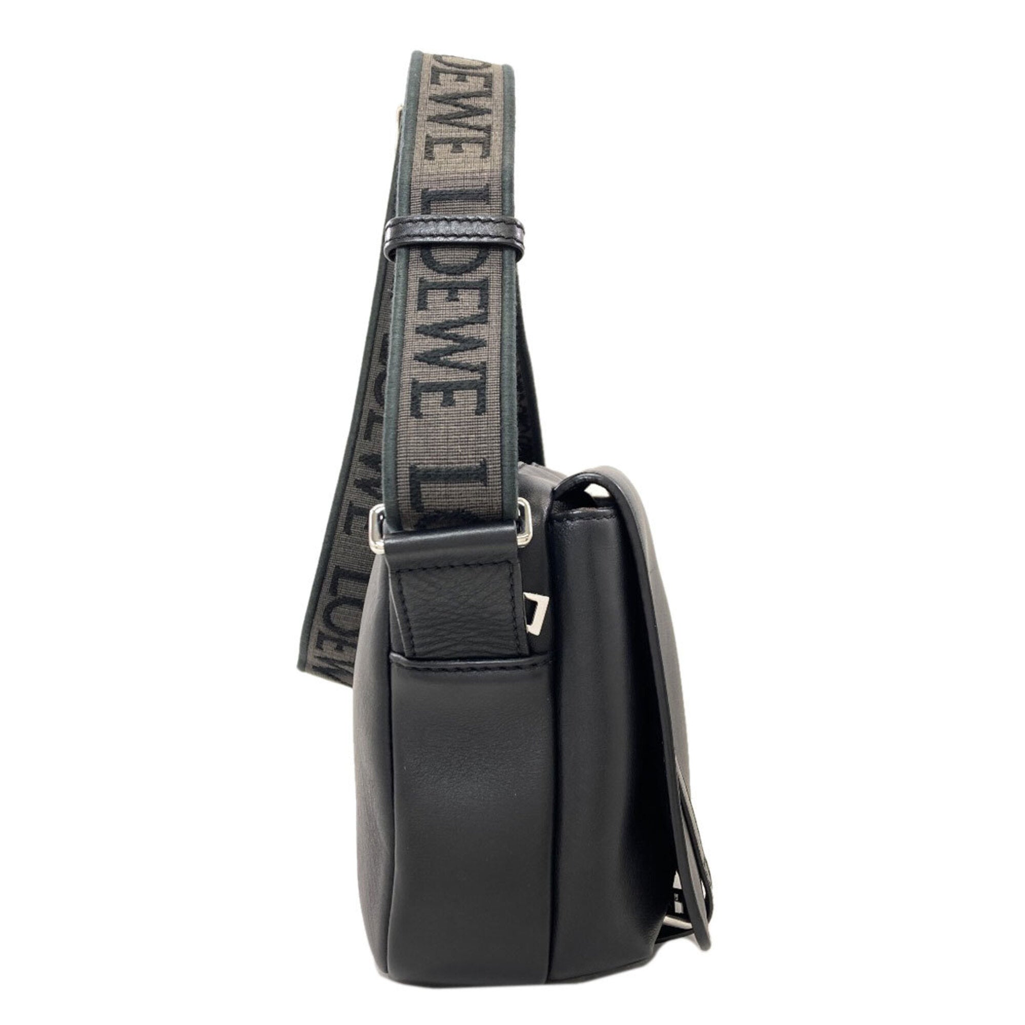 Loewe Black Leather Shoulder Bag (Pre-Owned)