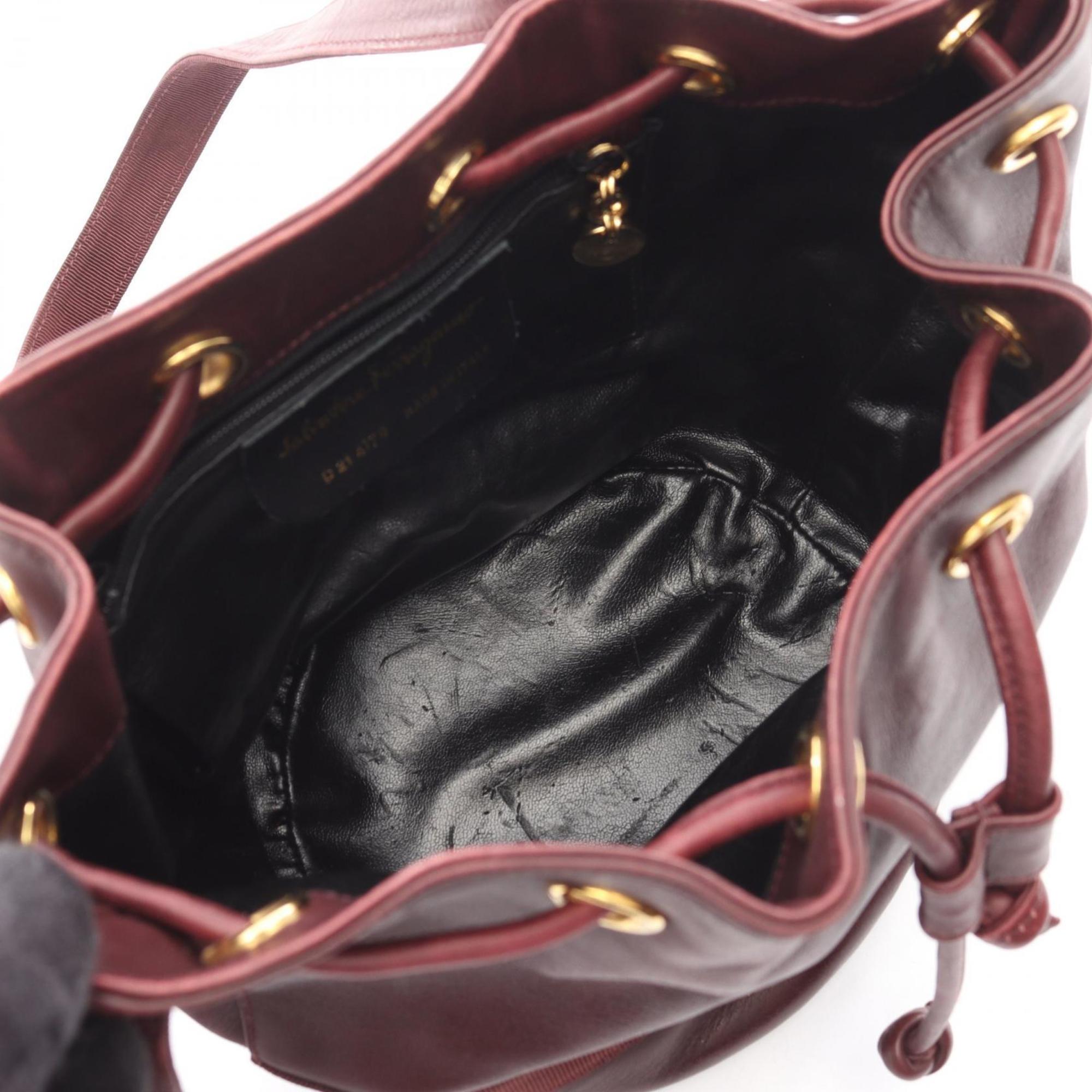 Salvatore Ferragamo Bordeaux Leather Shoulder Bag (Pre-Owned)