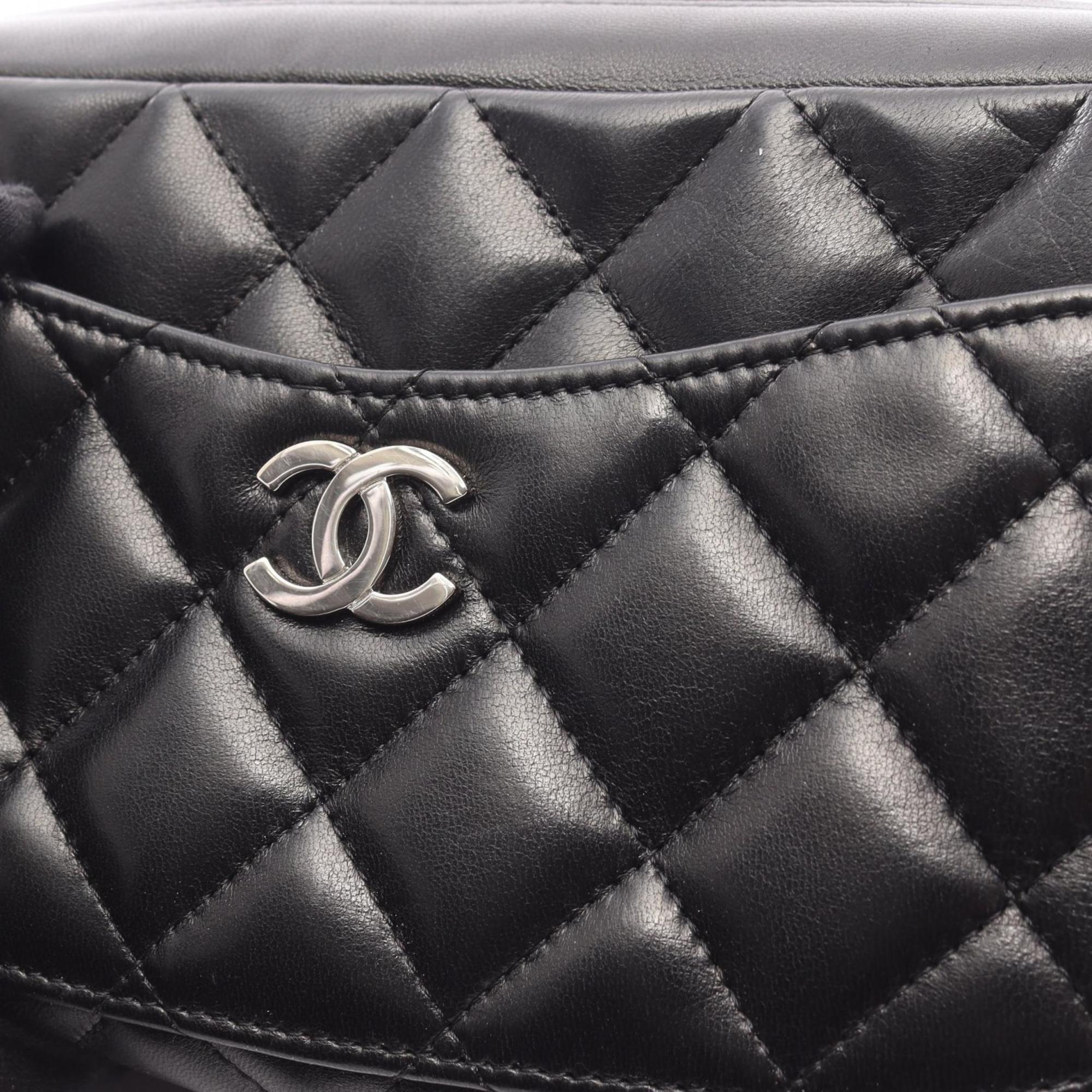 Chanel Black Leather Handbag Shoulder Bag (Pre-Owned)
