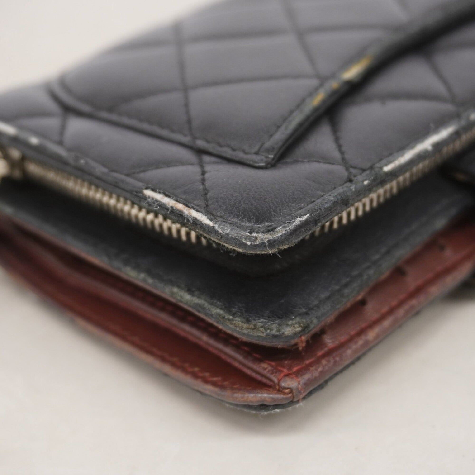 Chanel Black Leather Wallet (Bi-Fold) (Pre-Owned)