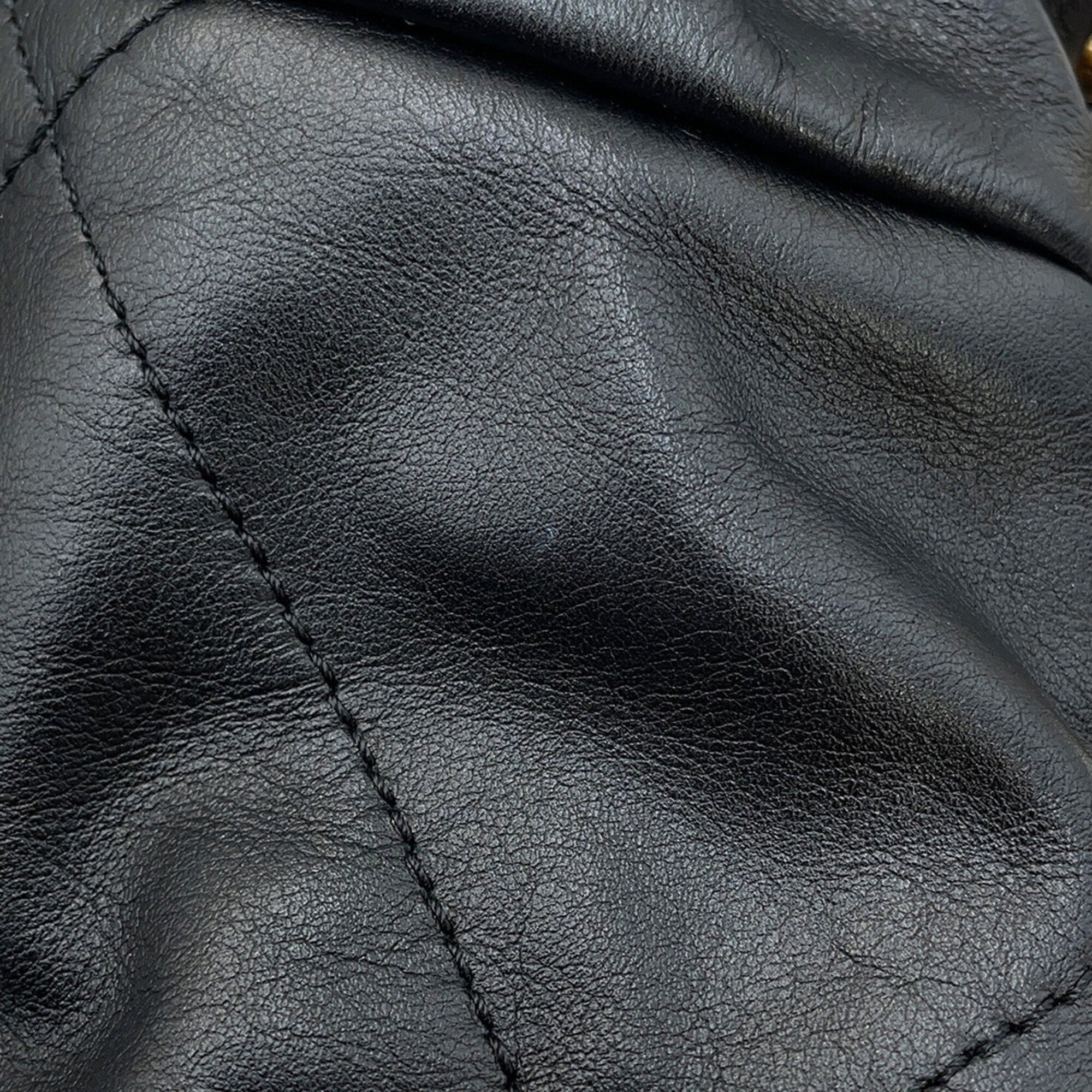 Chanel Black Leather Handbag (Pre-Owned)