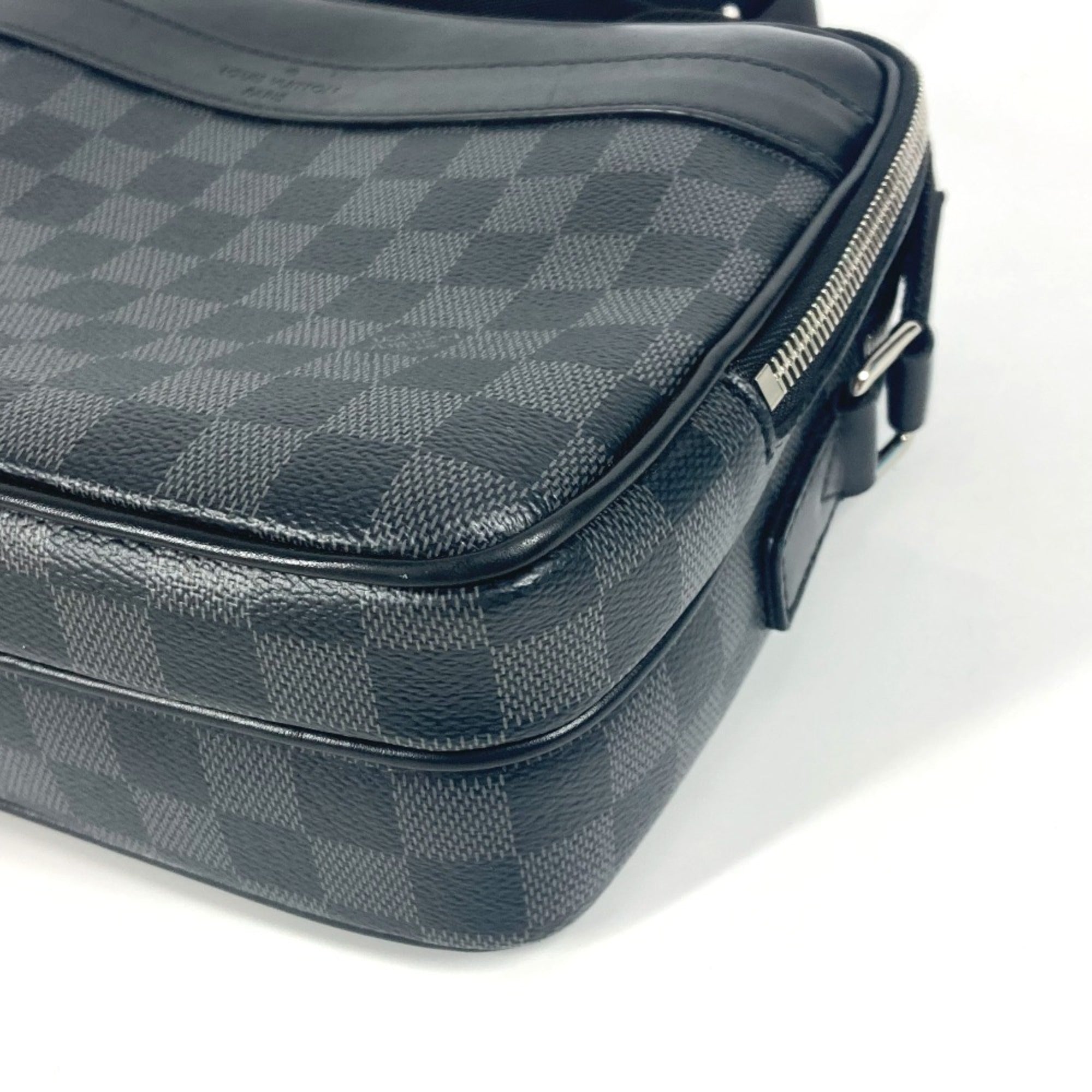 Louis Vuitton Damier Graphite Black Damier Graphite Shoulder Bag (Pre-Owned)