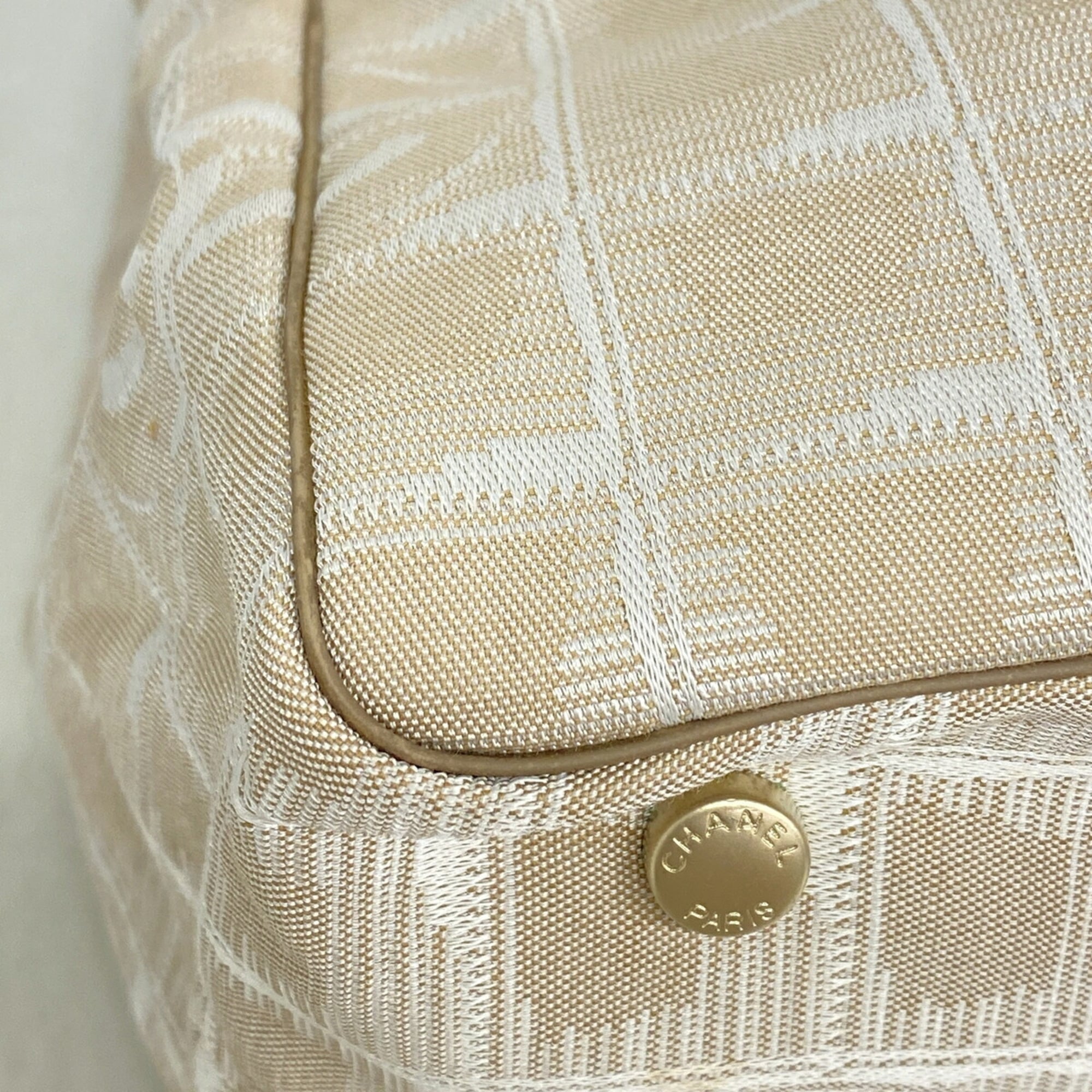 Chanel Beige Nylon Tote Bag (Pre-Owned)