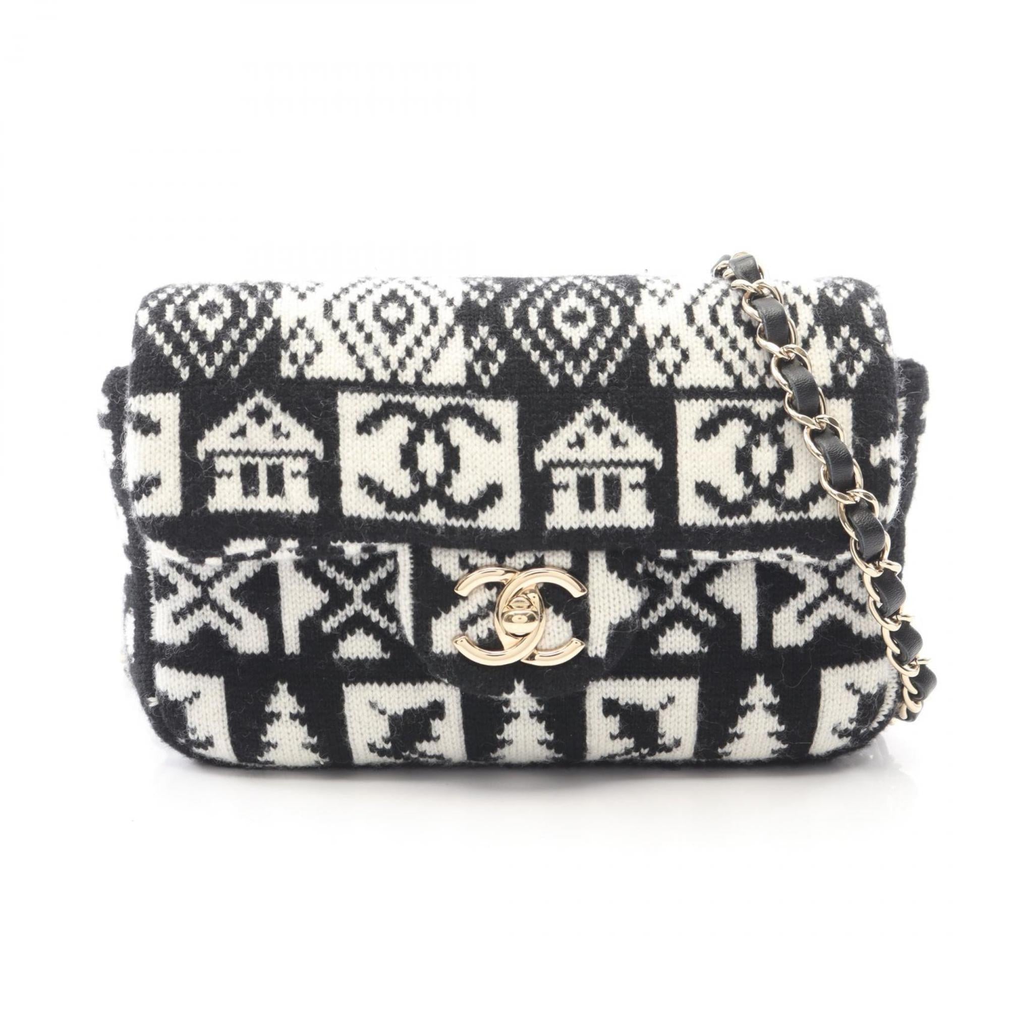 Chanel Black White Wool Shoulder Bag (Pre-Owned)