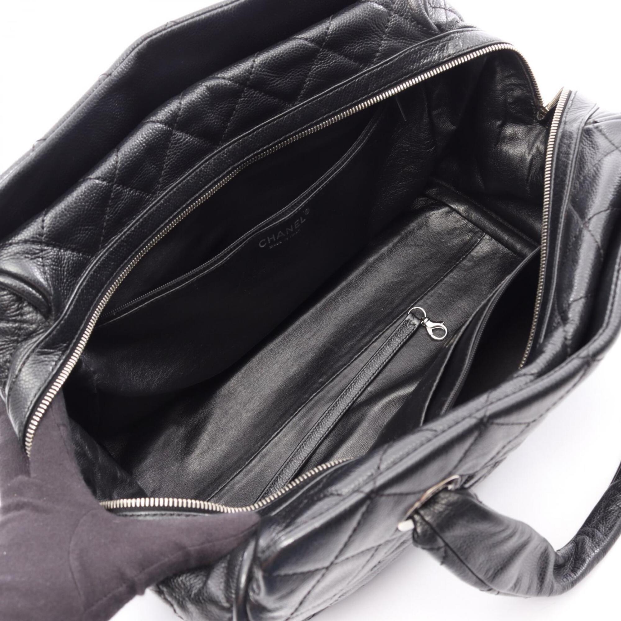 Chanel Black Grained Calfskin Handbag (Pre-Owned)