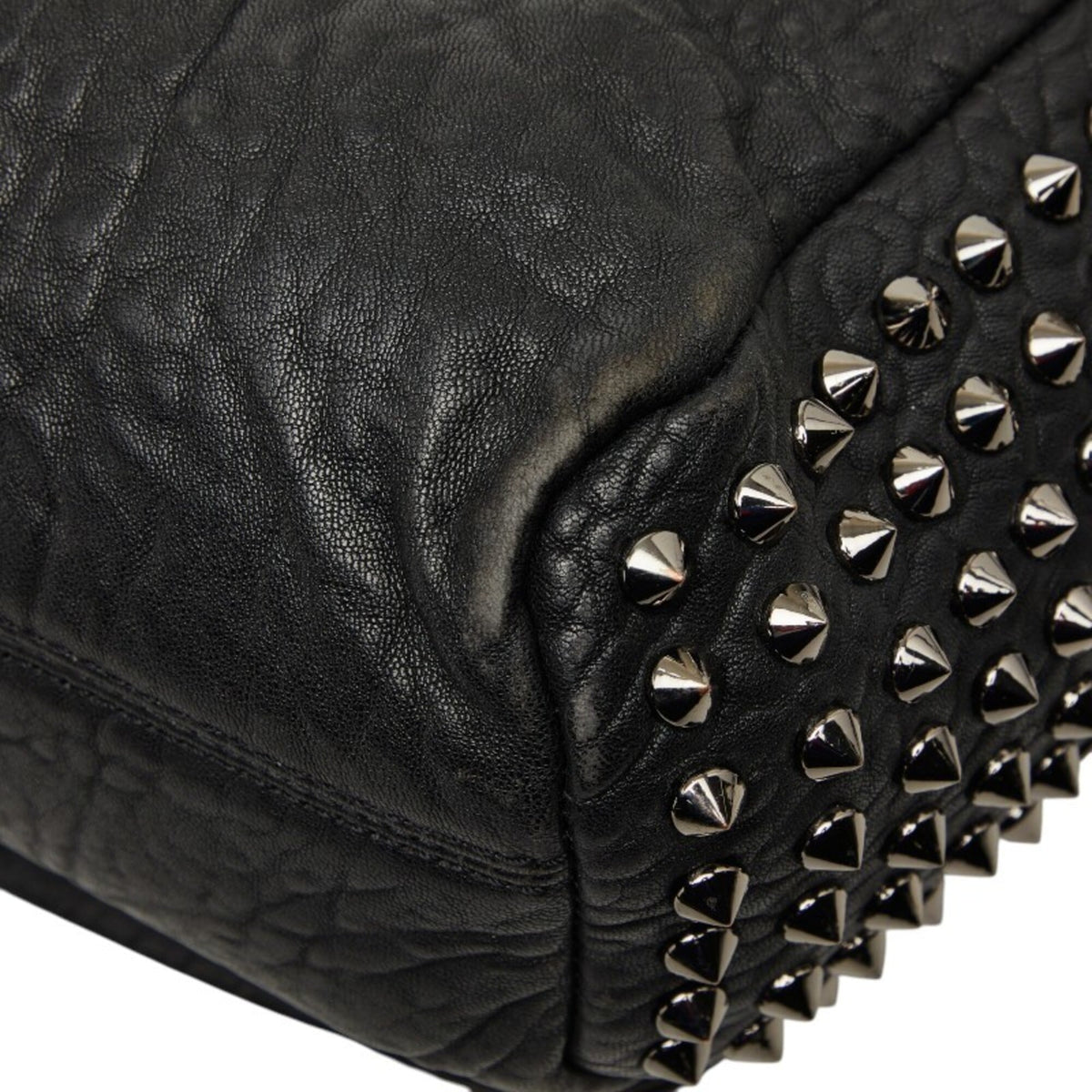 Mcm Black Leather Handbag Shoulder Bag (Pre-Owned)
