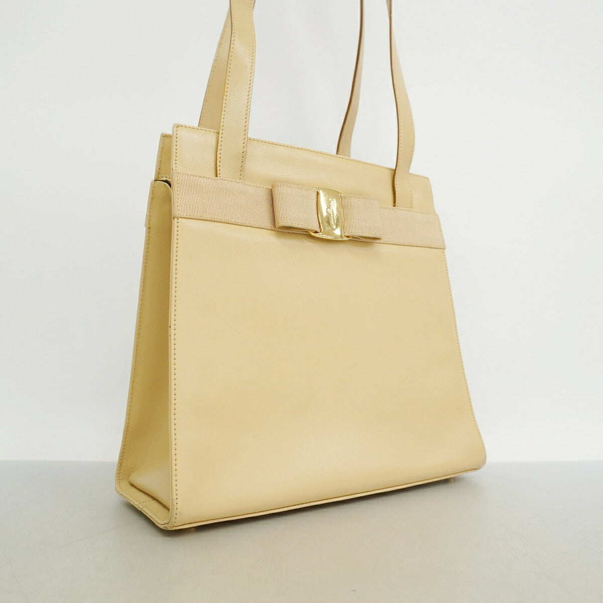 Salvatore Ferragamo Beige Leather Tote Bag (Pre-Owned)